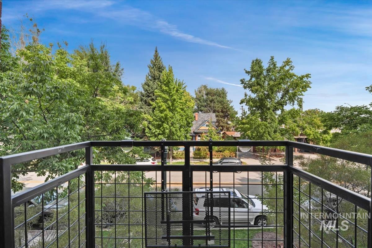 412 S 13th Street, Boise, Idaho 83702, 1 Bedroom, 1.5 Bathrooms, Residential For Sale, Price $450,000,MLS 98977669