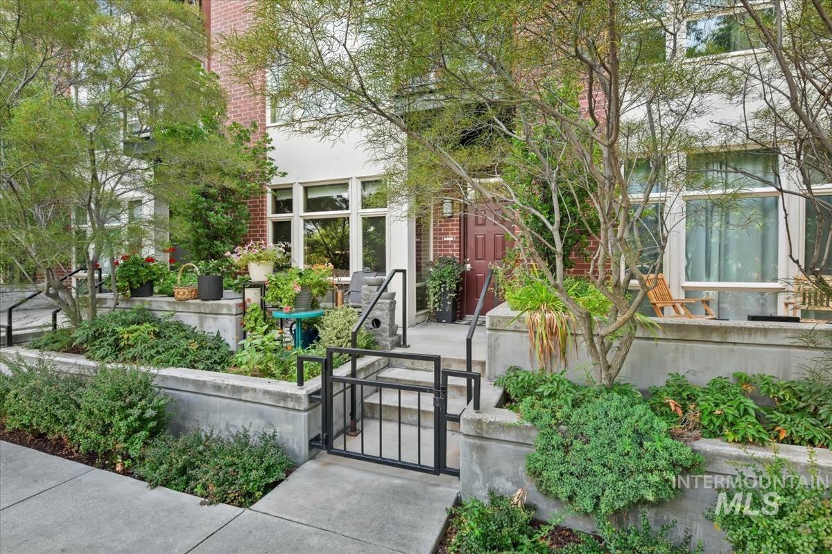 412 S 13th Street, Boise, Idaho 83702, 1 Bedroom, 1.5 Bathrooms, Residential For Sale, Price $450,000,MLS 98977669