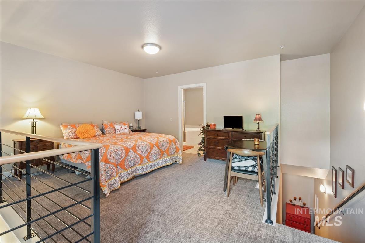 412 S 13th Street, Boise, Idaho 83702, 1 Bedroom, 1.5 Bathrooms, Residential For Sale, Price $450,000,MLS 98977669