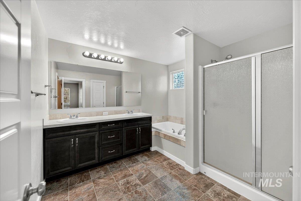 11862 W ARDYCE ST, Boise, Idaho 83713, 5 Bedrooms, 2.5 Bathrooms, Residential For Sale, Price $617,500,MLS 98977670