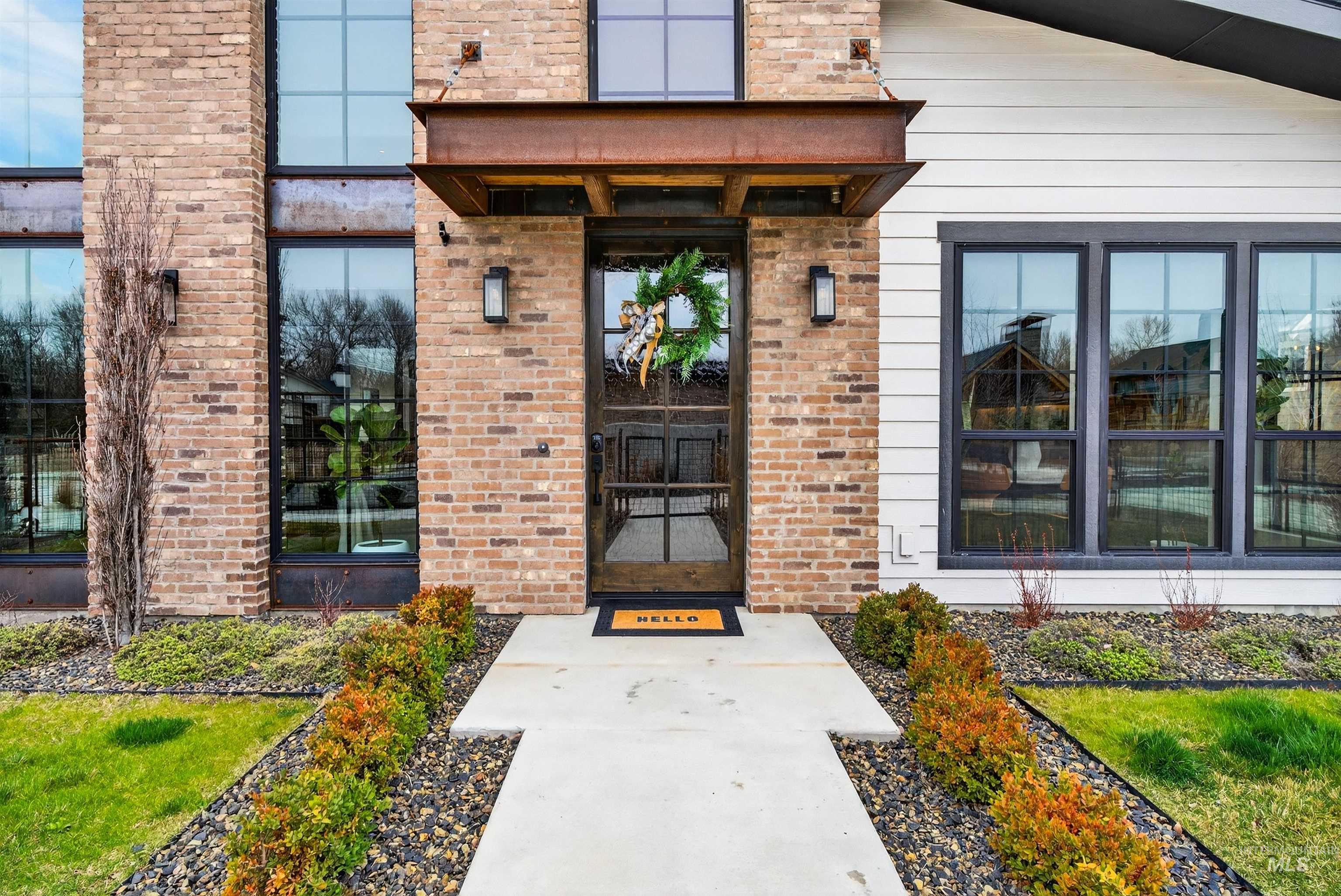 2526 W Rustic Forge St, Eagle, Idaho 83616, 3 Bedrooms, 3 Bathrooms, Residential For Sale, Price $975,000, 98977671