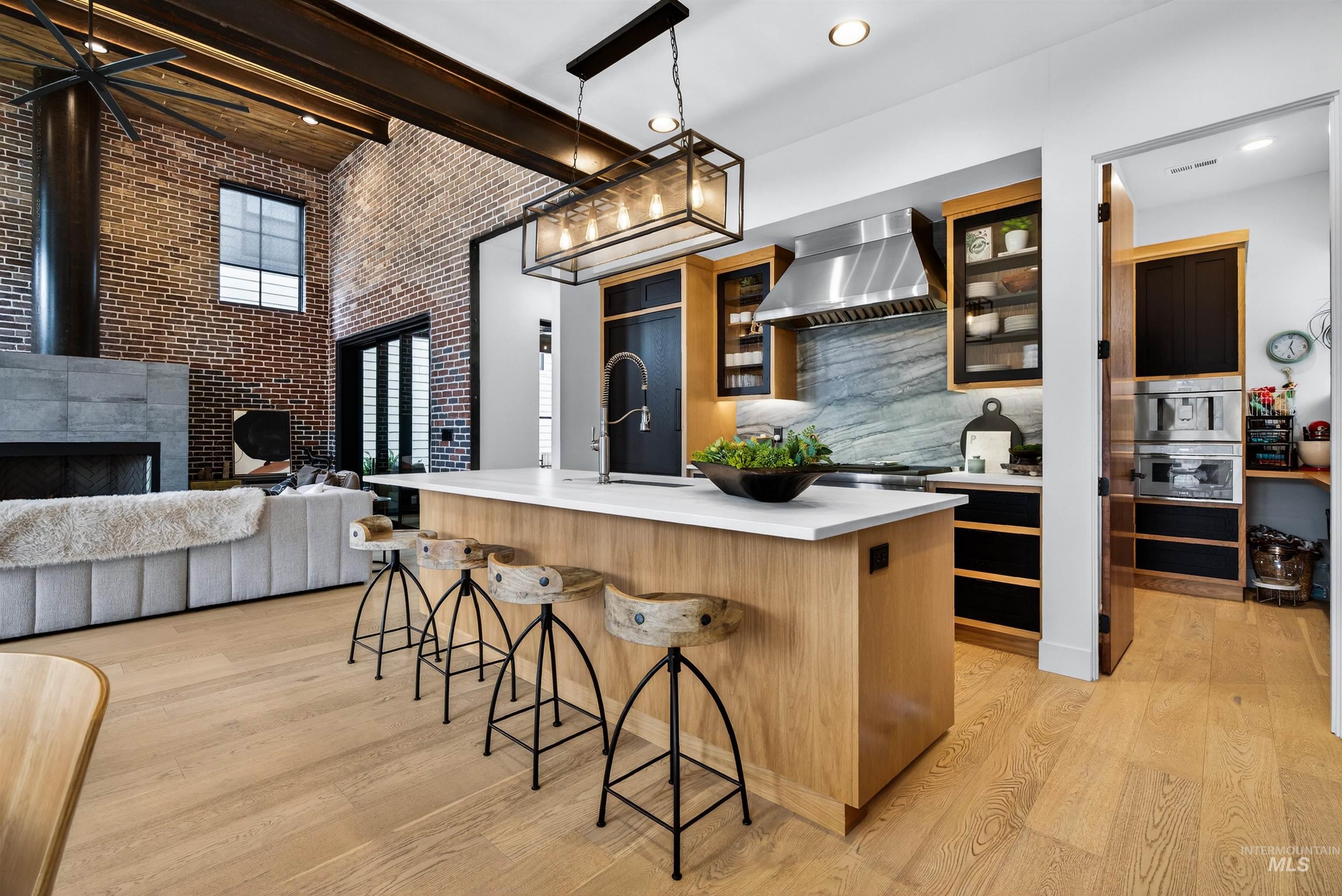 2526 W Rustic Forge St, Eagle, Idaho 83616, 3 Bedrooms, 3 Bathrooms, Residential For Sale, Price $975,000,MLS 98977671