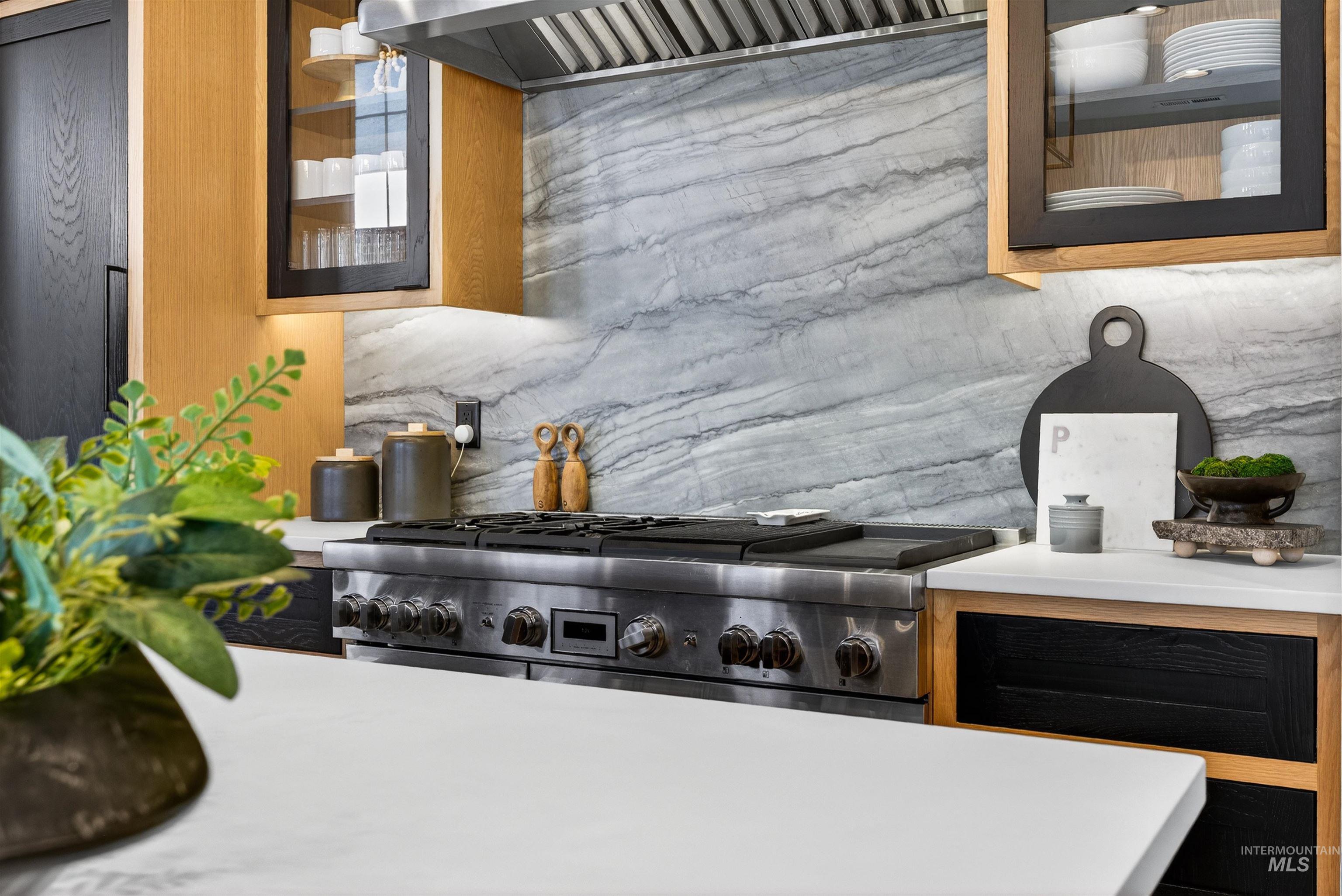 2526 W Rustic Forge St, Eagle, Idaho 83616, 3 Bedrooms, 3 Bathrooms, Residential For Sale, Price $975,000,MLS 98977671