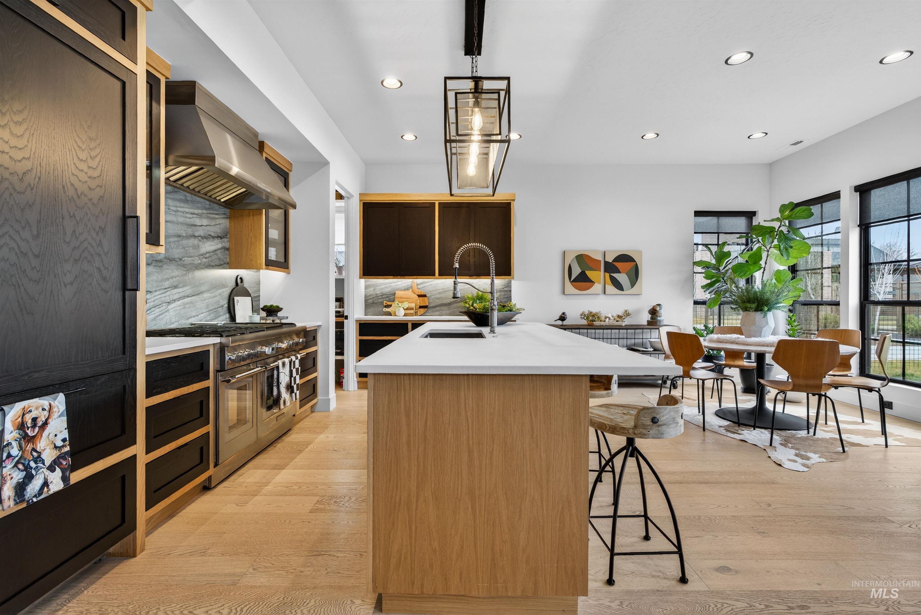 2526 W Rustic Forge St, Eagle, Idaho 83616, 3 Bedrooms, 3 Bathrooms, Residential For Sale, Price $975,000,MLS 98977671