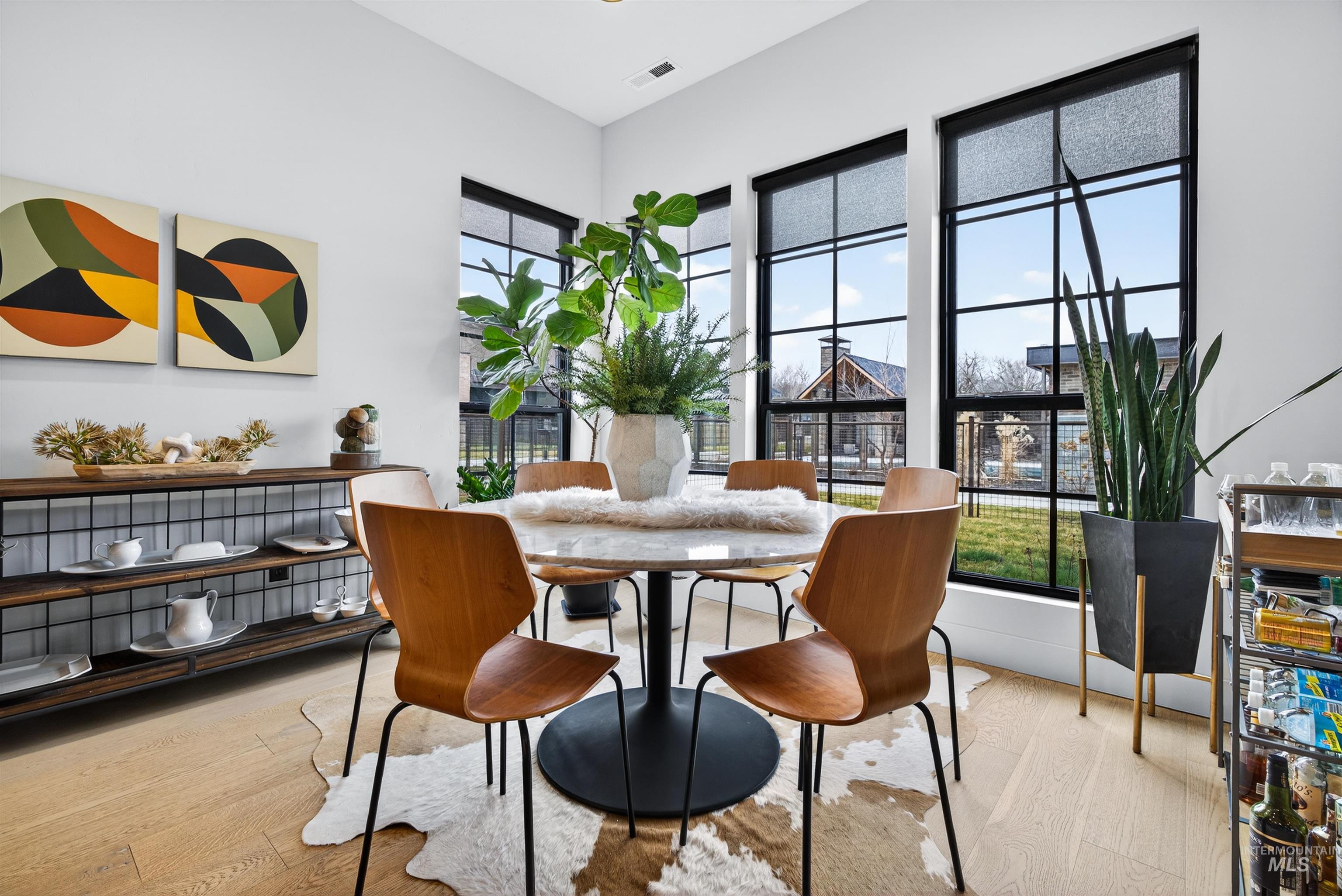 2526 W Rustic Forge St, Eagle, Idaho 83616, 3 Bedrooms, 3 Bathrooms, Residential For Sale, Price $975,000,MLS 98977671