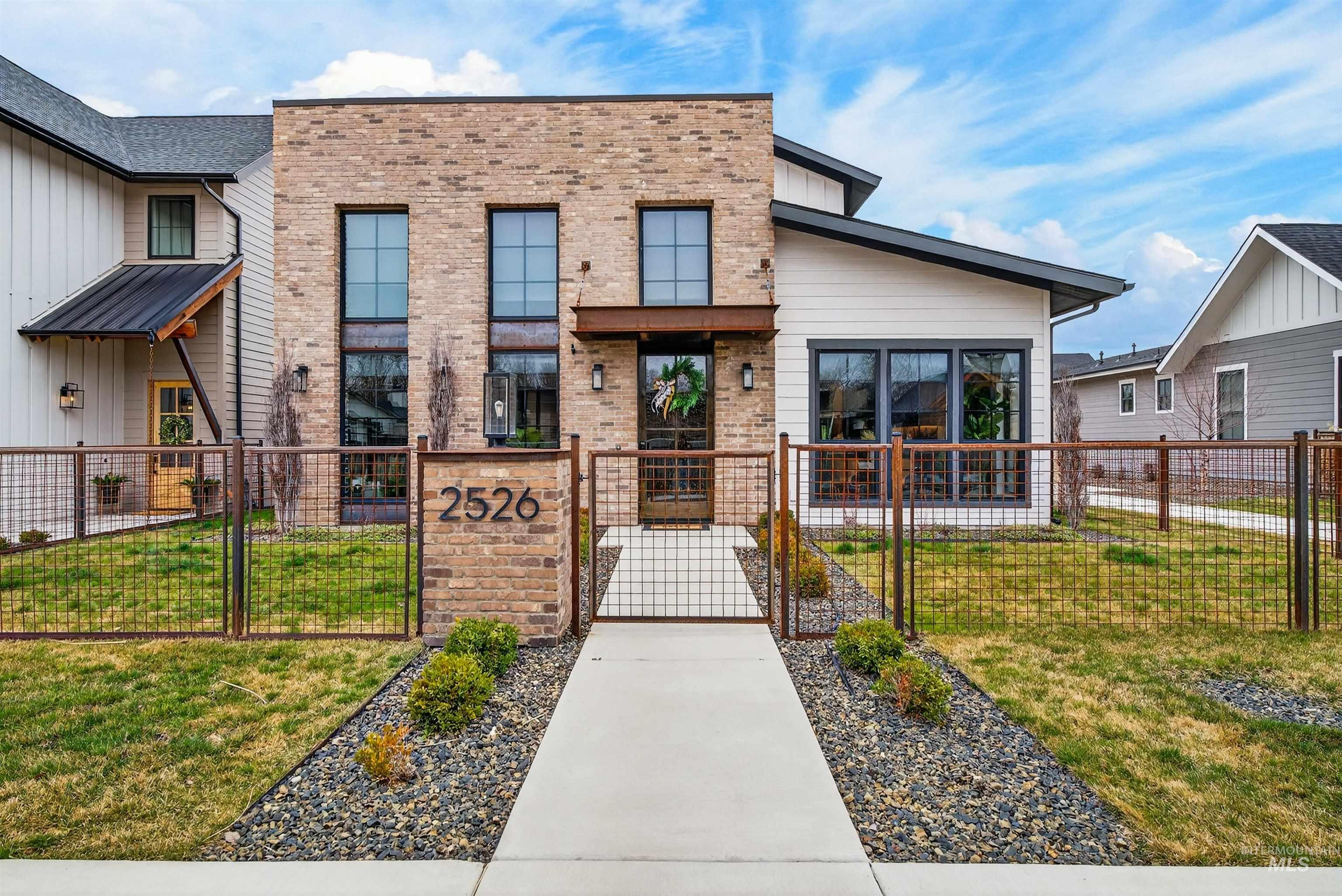 2526 W Rustic Forge St, Eagle, Idaho 83616, 3 Bedrooms, 3 Bathrooms, Residential For Sale, Price $975,000, 98977671