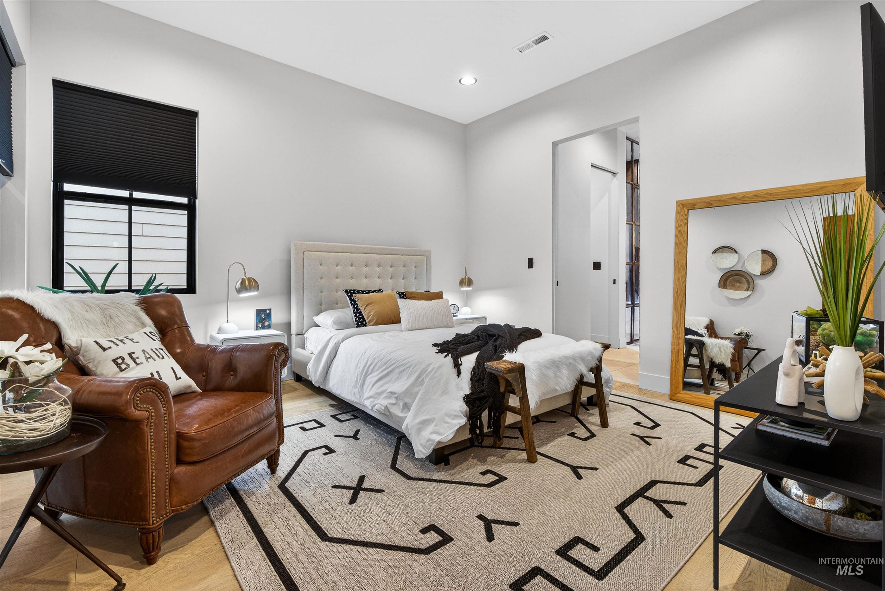 2526 W Rustic Forge St, Eagle, Idaho 83616, 3 Bedrooms, 3 Bathrooms, Residential For Sale, Price $975,000,MLS 98977671