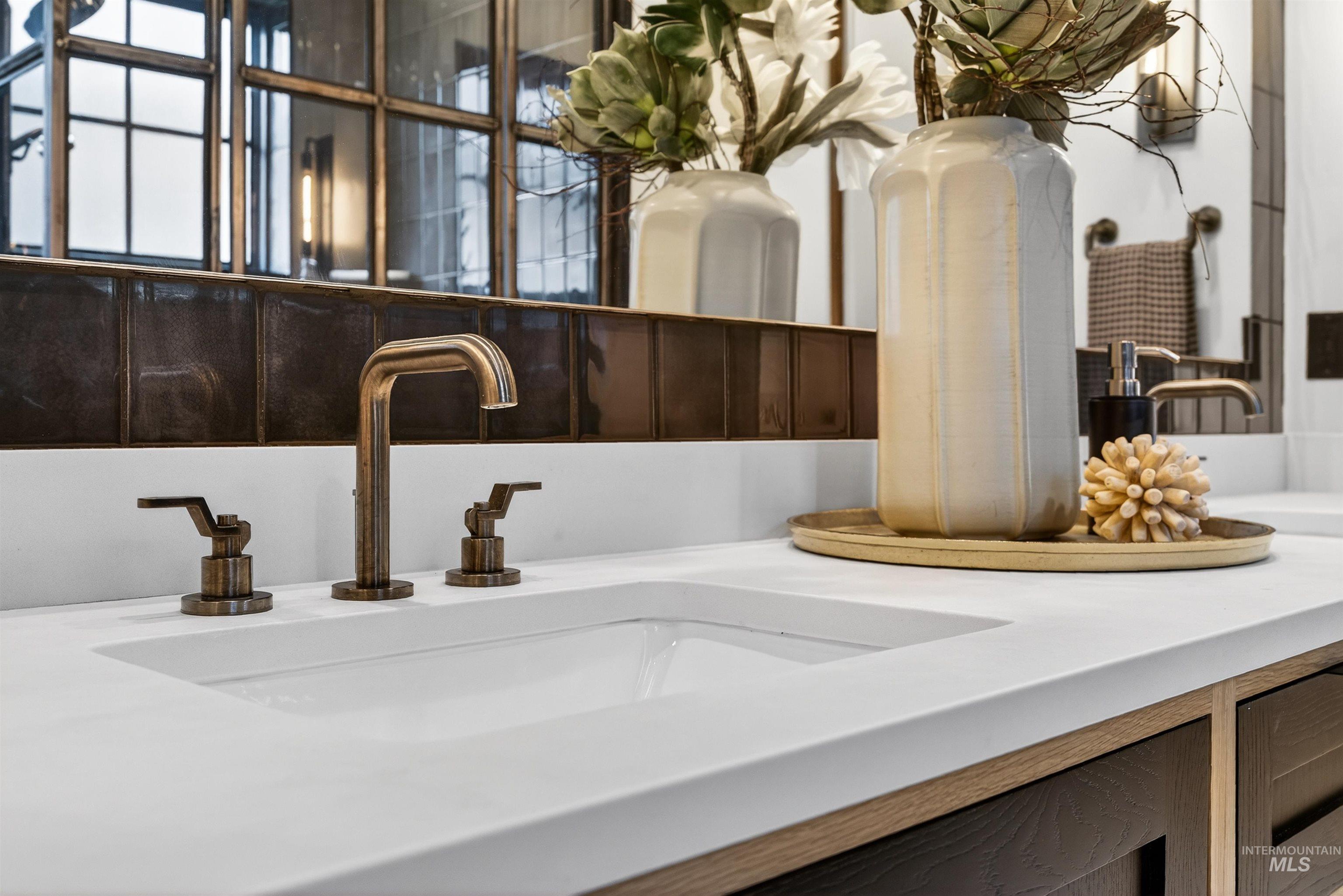 2526 W Rustic Forge St, Eagle, Idaho 83616, 3 Bedrooms, 3 Bathrooms, Residential For Sale, Price $975,000,MLS 98977671