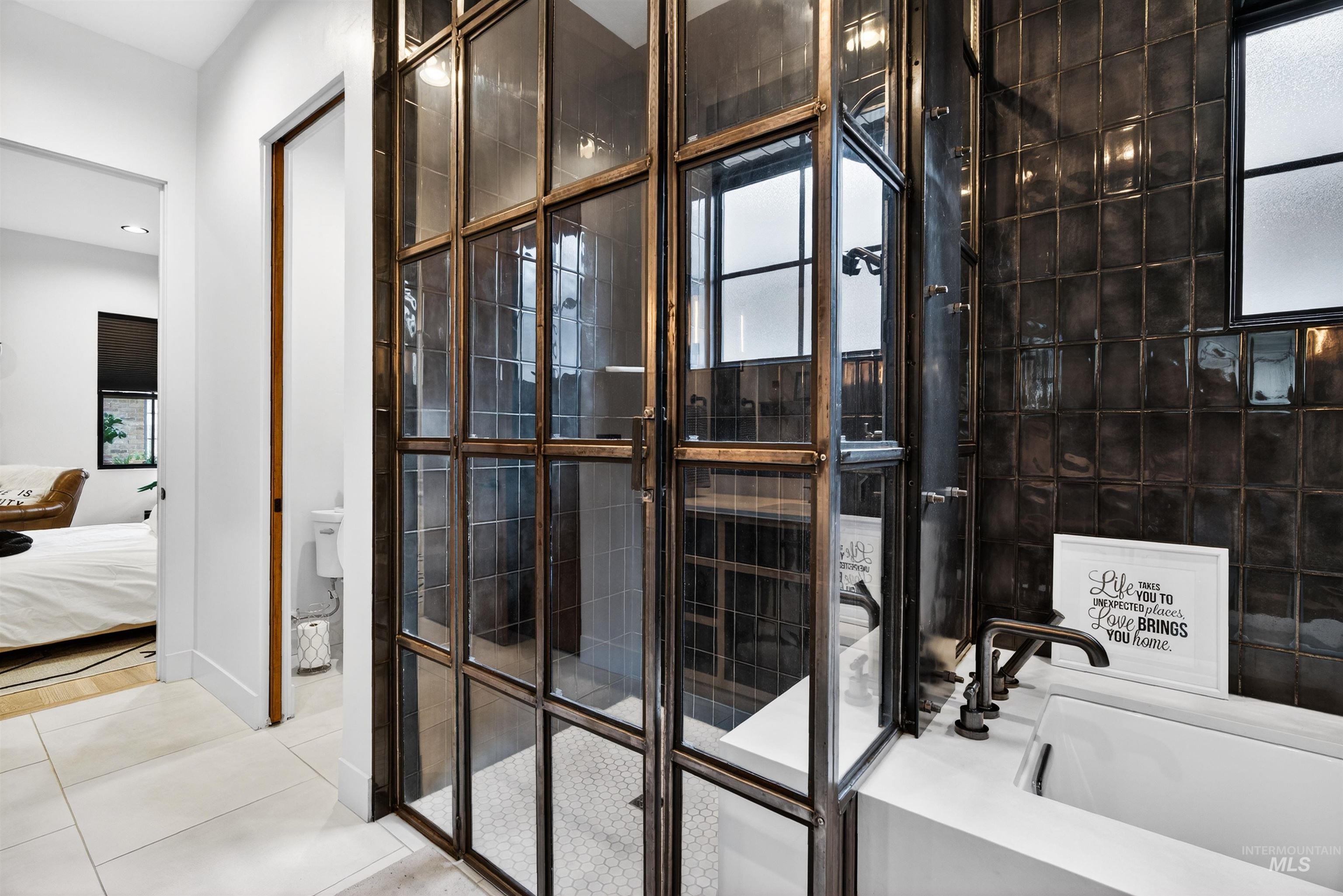 2526 W Rustic Forge St, Eagle, Idaho 83616, 3 Bedrooms, 3 Bathrooms, Residential For Sale, Price $975,000,MLS 98977671