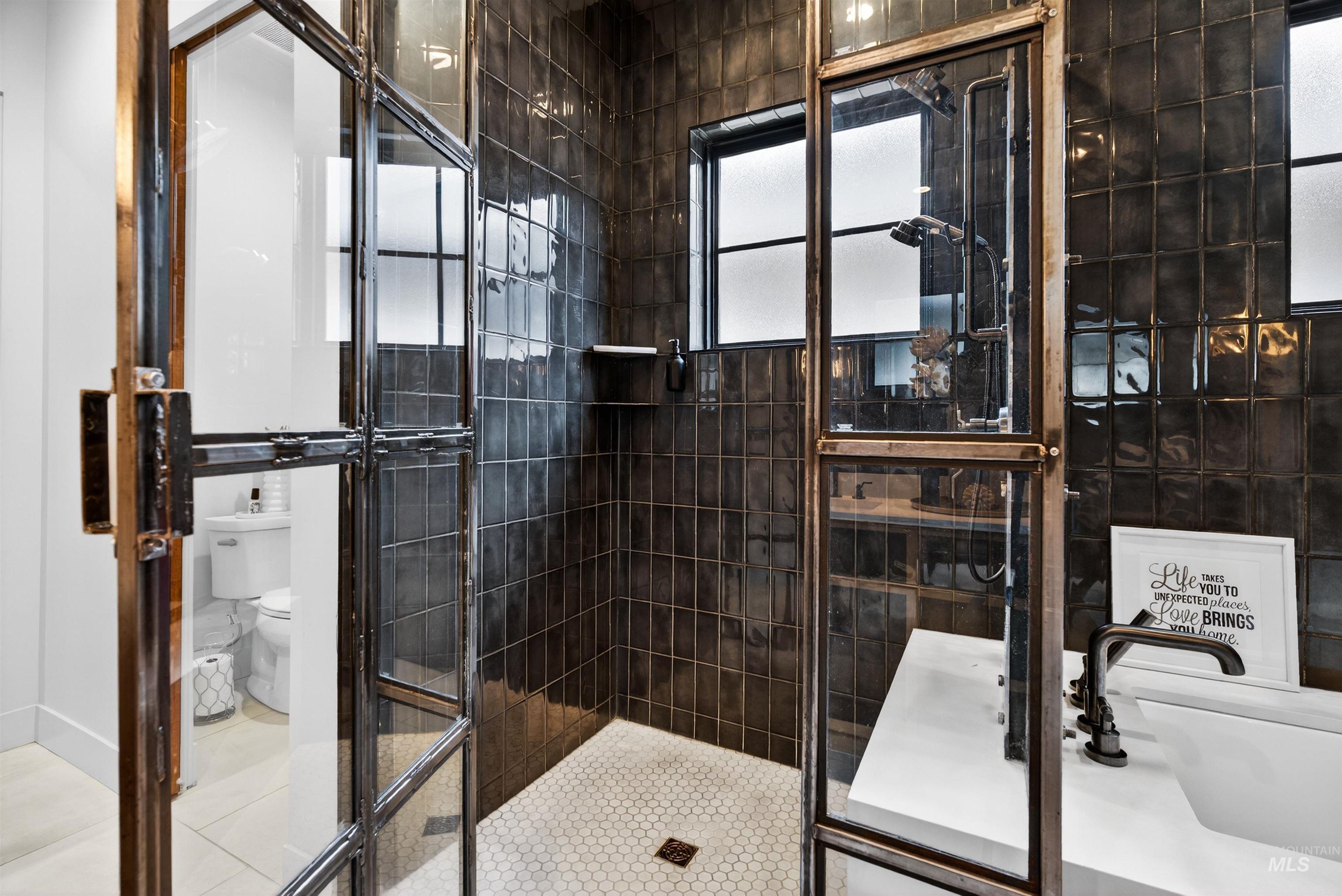 2526 W Rustic Forge St, Eagle, Idaho 83616, 3 Bedrooms, 3 Bathrooms, Residential For Sale, Price $975,000,MLS 98977671