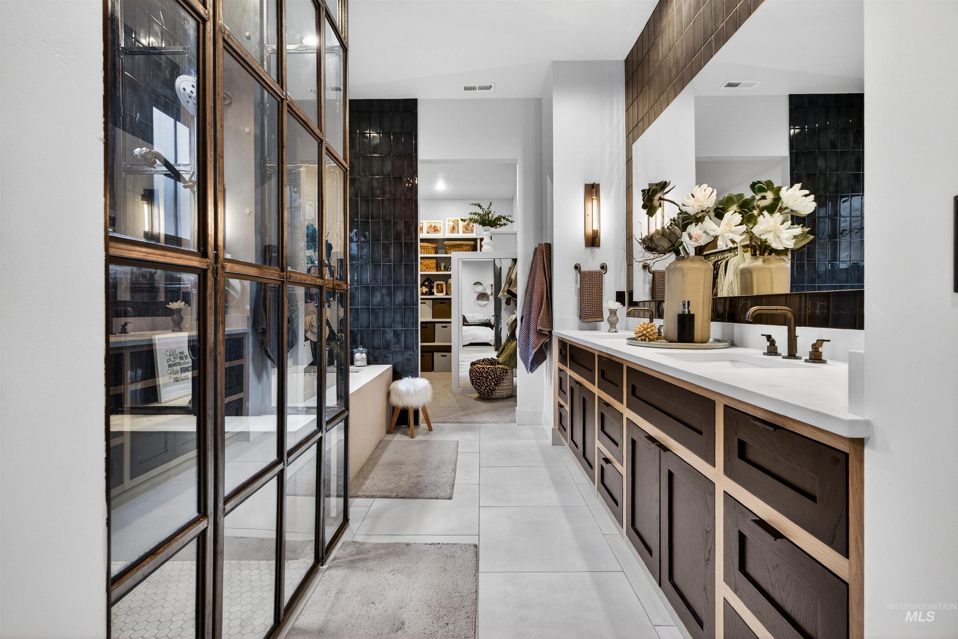 2526 W Rustic Forge St, Eagle, Idaho 83616, 3 Bedrooms, 3 Bathrooms, Residential For Sale, Price $975,000,MLS 98977671