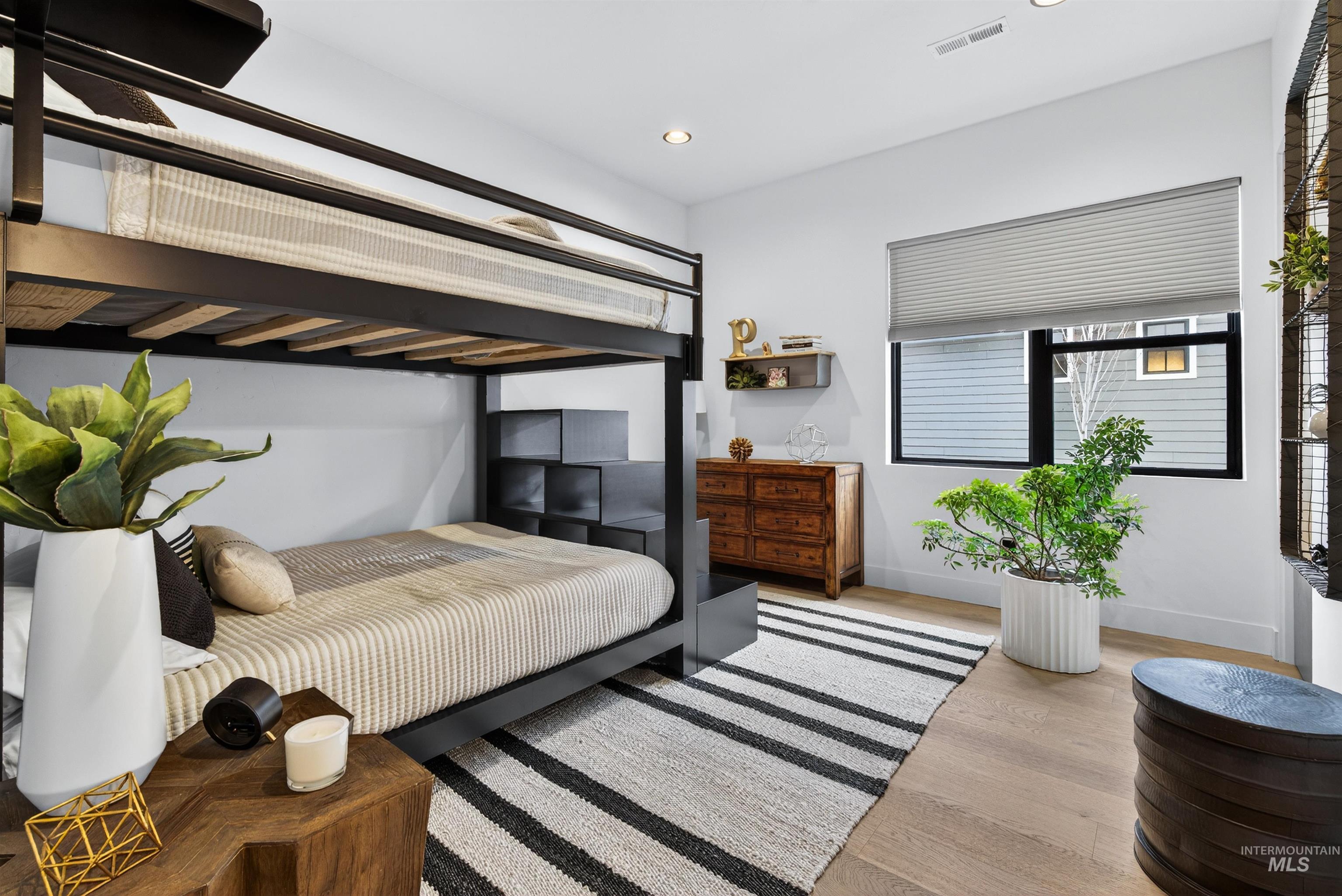 2526 W Rustic Forge St, Eagle, Idaho 83616, 3 Bedrooms, 3 Bathrooms, Residential For Sale, Price $975,000,MLS 98977671