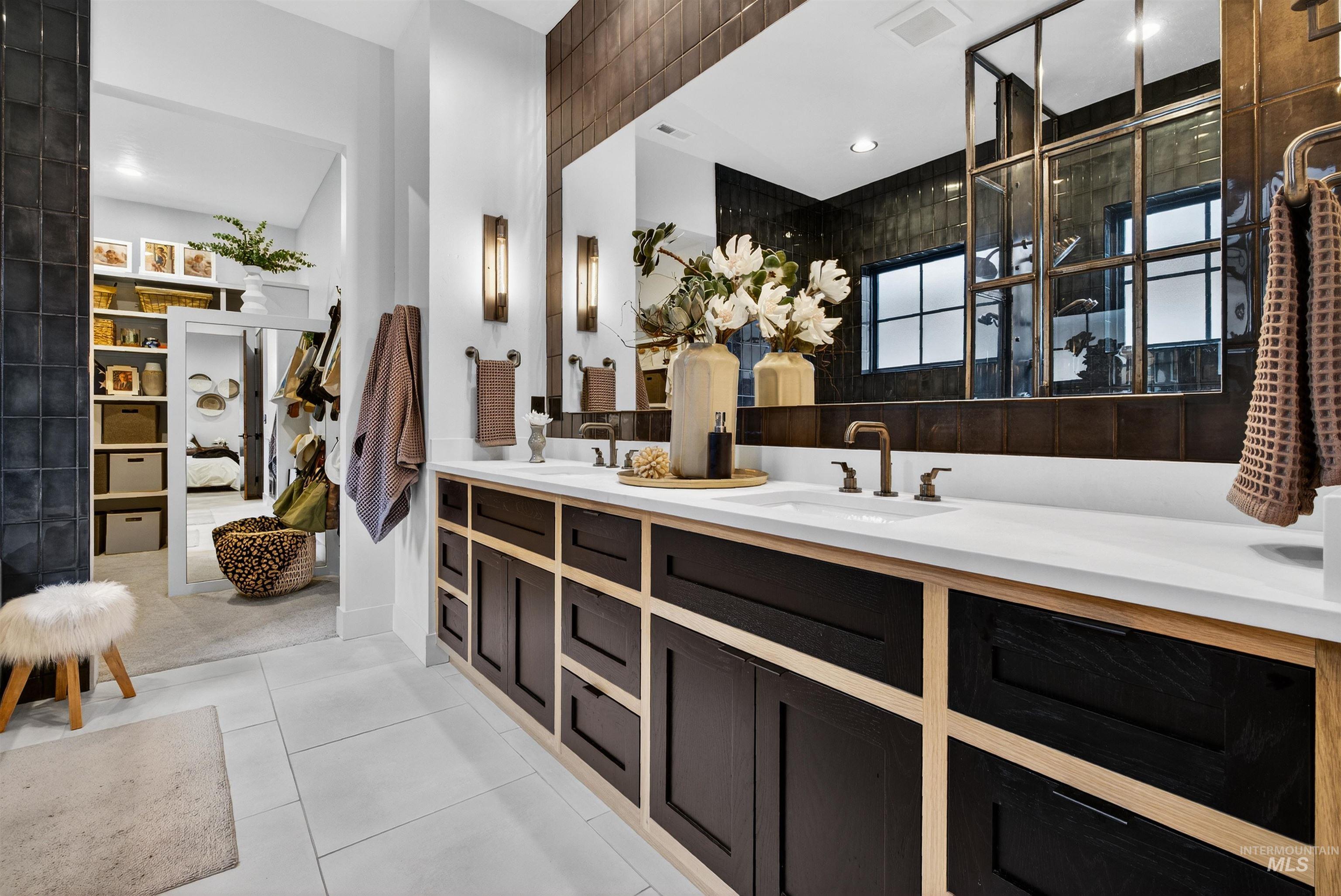 2526 W Rustic Forge St, Eagle, Idaho 83616, 3 Bedrooms, 3 Bathrooms, Residential For Sale, Price $975,000, 98977671