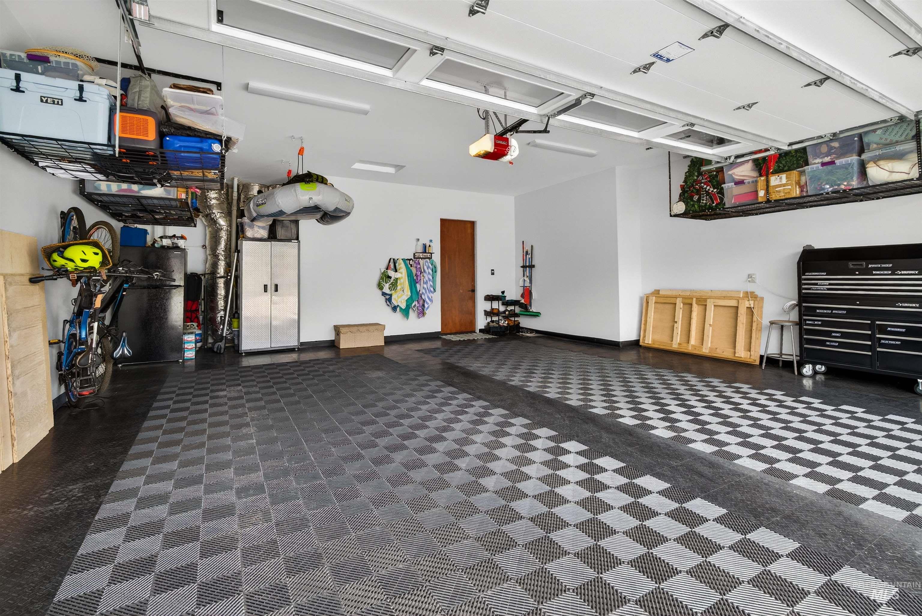 2526 W Rustic Forge St, Eagle, Idaho 83616, 3 Bedrooms, 3 Bathrooms, Residential For Sale, Price $975,000,MLS 98977671