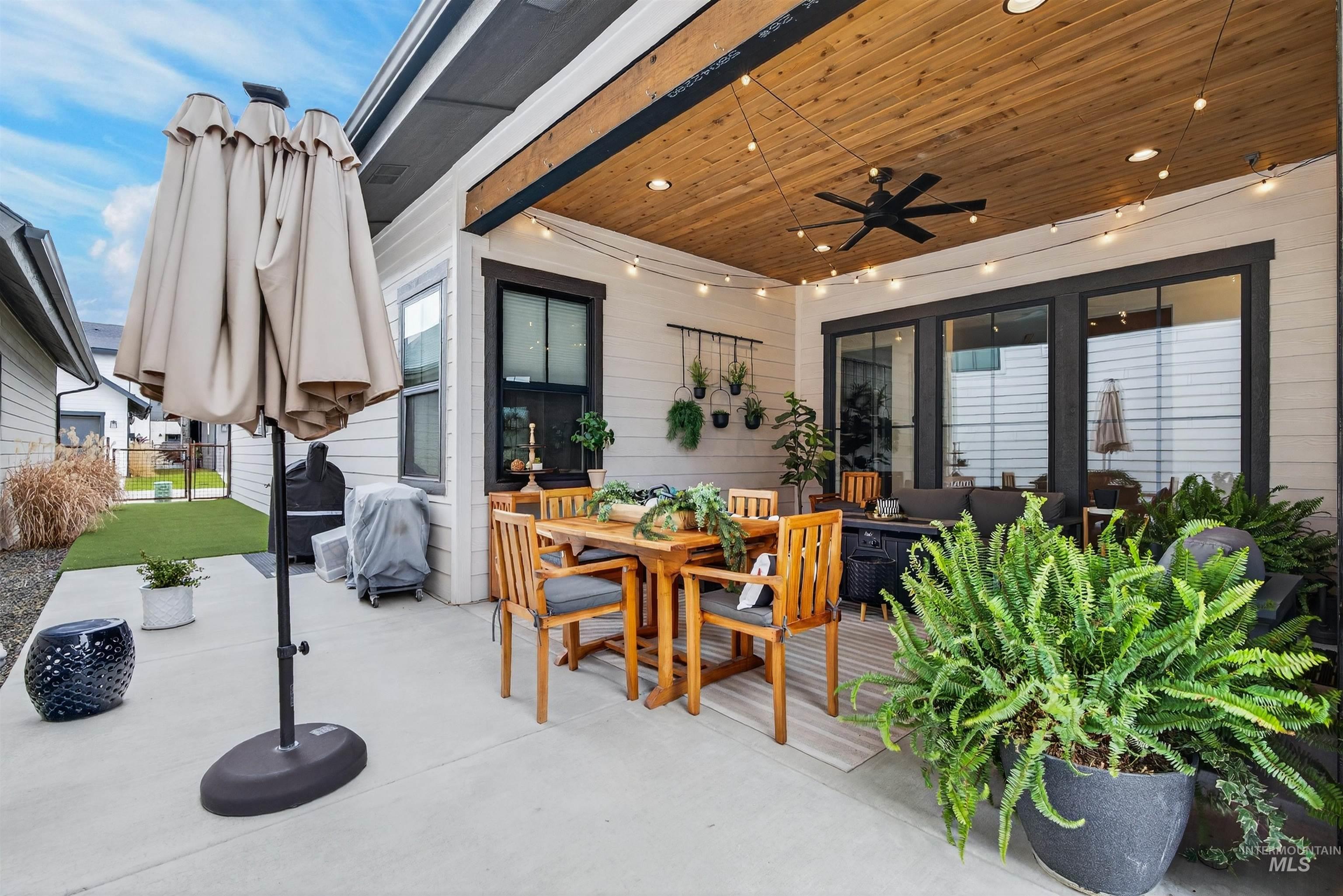 2526 W Rustic Forge St, Eagle, Idaho 83616, 3 Bedrooms, 3 Bathrooms, Residential For Sale, Price $975,000,MLS 98977671