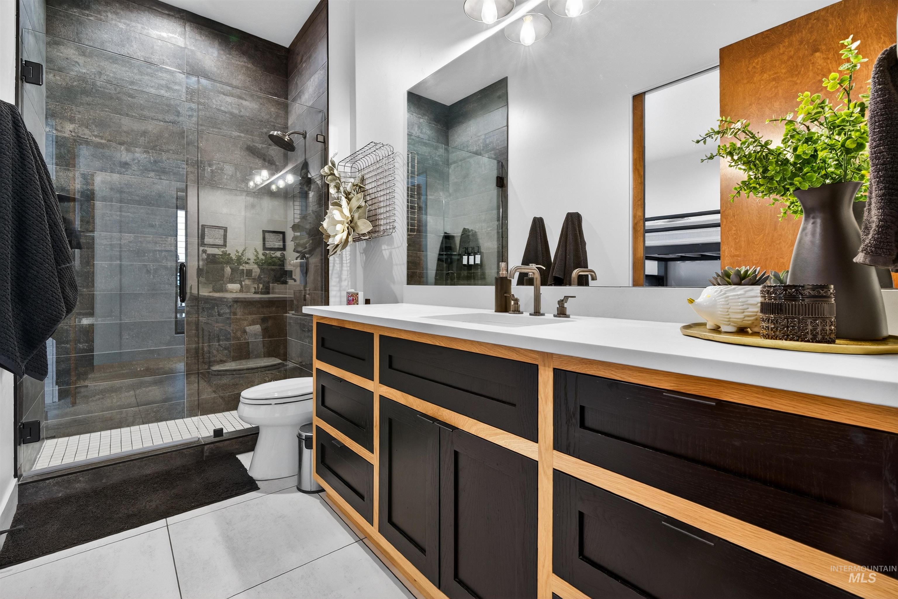 2526 W Rustic Forge St, Eagle, Idaho 83616, 3 Bedrooms, 3 Bathrooms, Residential For Sale, Price $975,000, 98977671