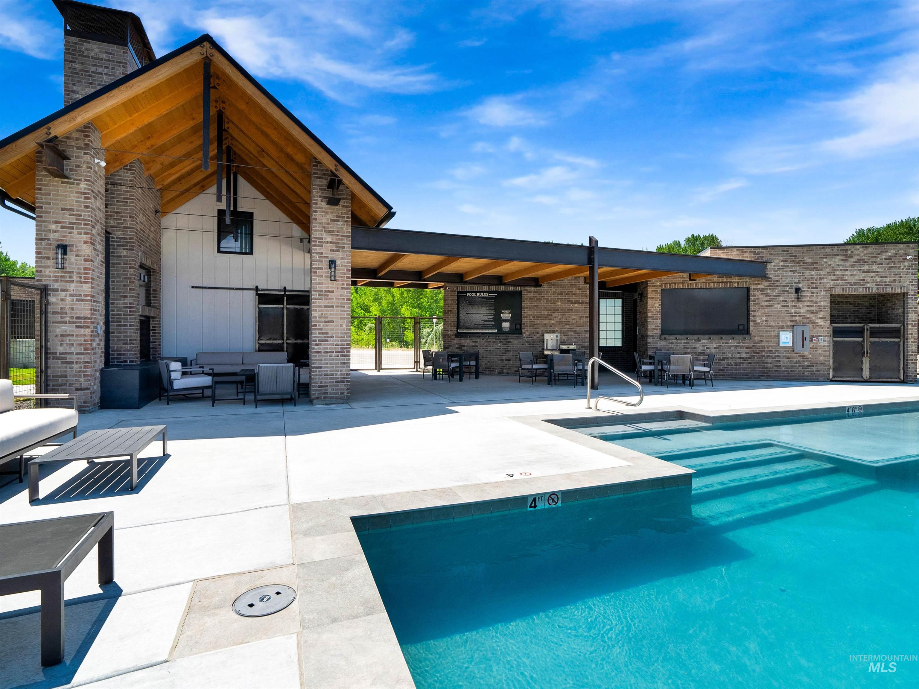 2526 W Rustic Forge St, Eagle, Idaho 83616, 3 Bedrooms, 3 Bathrooms, Residential For Sale, Price $975,000,MLS 98977671