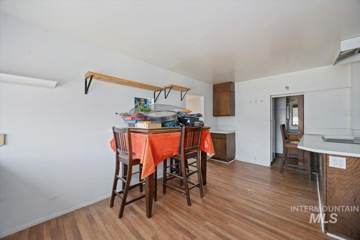 403 Filer Ave, Twin Falls, Idaho 83301-3950, 3 Bedrooms, 2 Bathrooms, Residential For Sale, Price $220,000,MLS 98977673