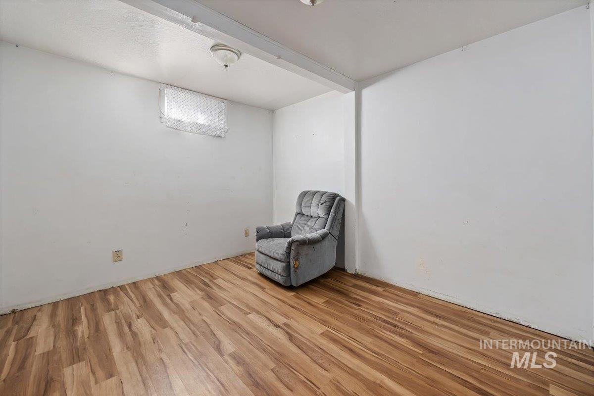 403 Filer Ave, Twin Falls, Idaho 83301-3950, 3 Bedrooms, 2 Bathrooms, Residential For Sale, Price $220,000,MLS 98977673