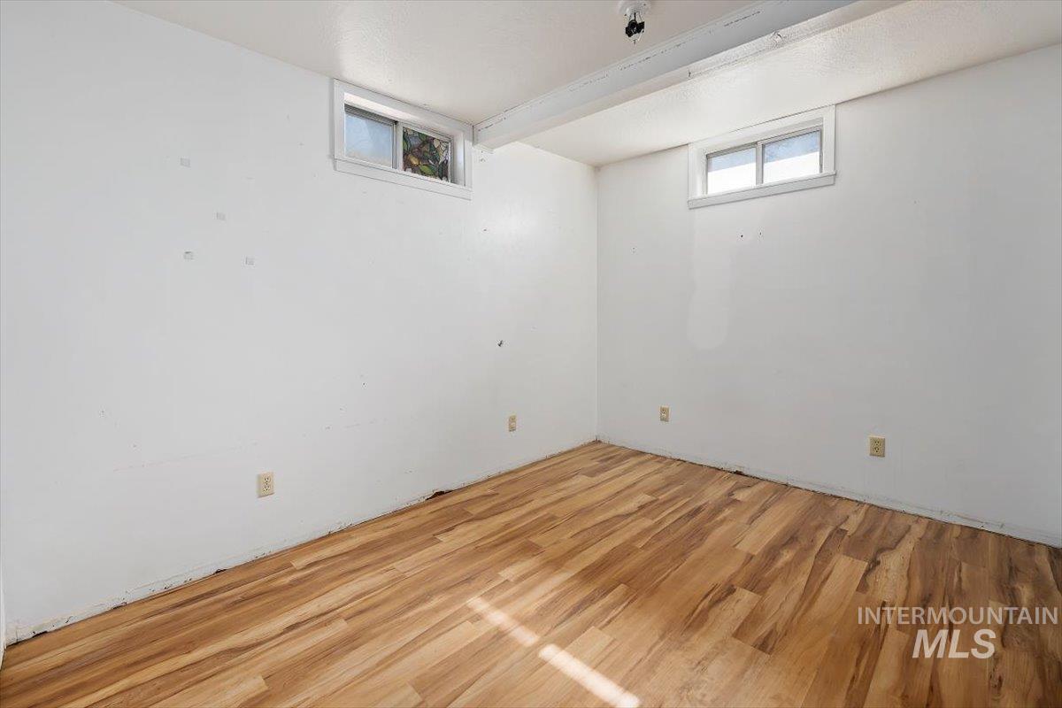 403 Filer Ave, Twin Falls, Idaho 83301-3950, 3 Bedrooms, 2 Bathrooms, Residential For Sale, Price $220,000,MLS 98977673