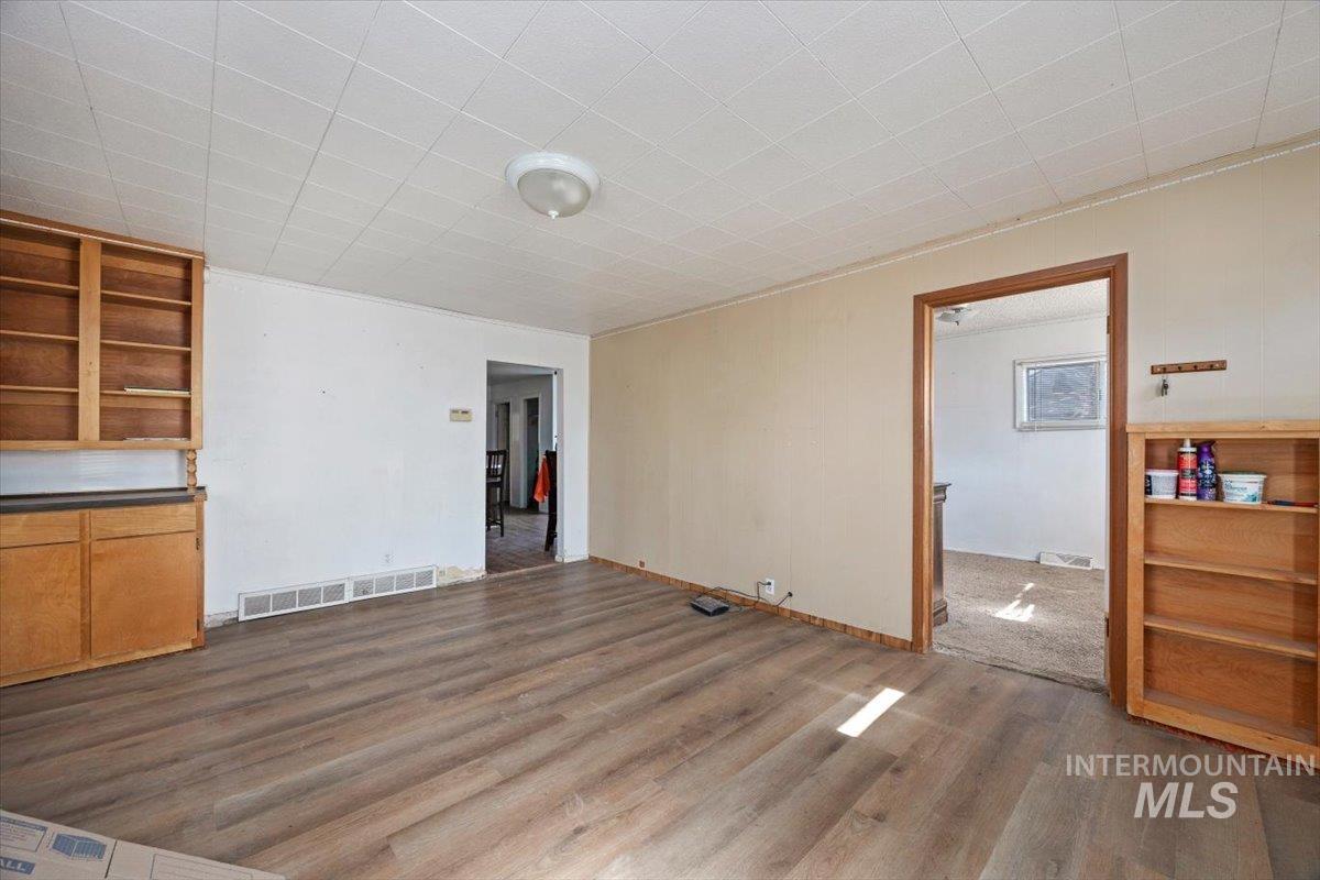 403 Filer Ave, Twin Falls, Idaho 83301-3950, 3 Bedrooms, 2 Bathrooms, Residential For Sale, Price $220,000,MLS 98977673