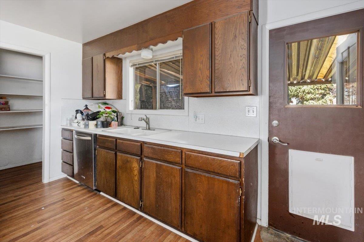 403 Filer Ave, Twin Falls, Idaho 83301-3950, 3 Bedrooms, 2 Bathrooms, Residential For Sale, Price $220,000,MLS 98977673