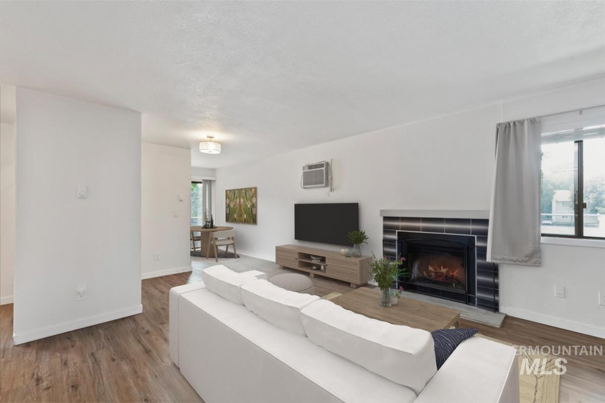 7084 W Colehaven Ln, Boise, Idaho 83704, 2 Bedrooms, 1 Bathroom, Residential For Sale, Price $244,900,MLS 98977677