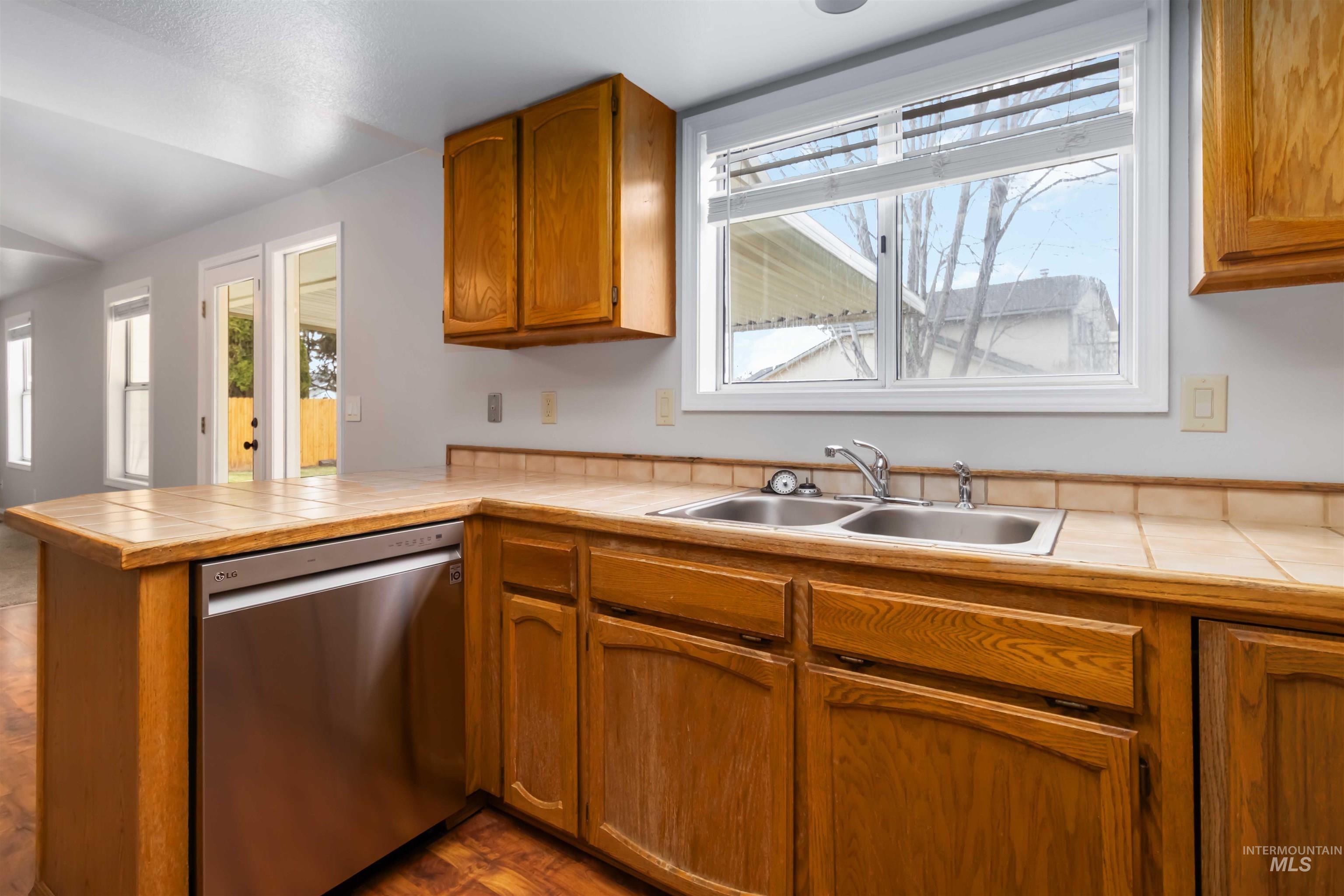 2135 Monaco Way, Meridian, Idaho 83642, 4 Bedrooms, 3 Bathrooms, Residential For Sale, Price $485,000,MLS 98977679