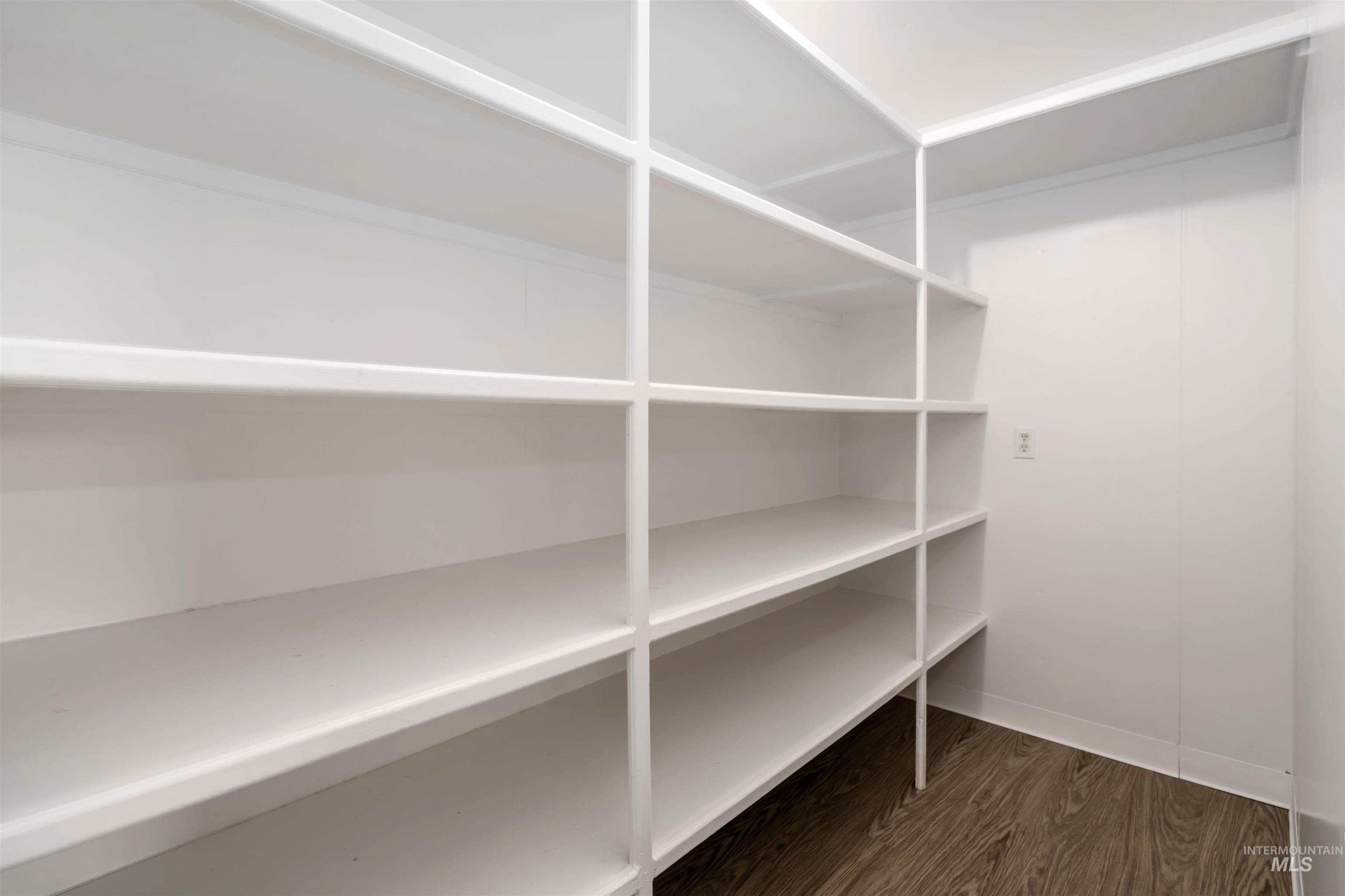 2135 Monaco Way, Meridian, Idaho 83642, 4 Bedrooms, 3 Bathrooms, Residential For Sale, Price $485,000,MLS 98977679