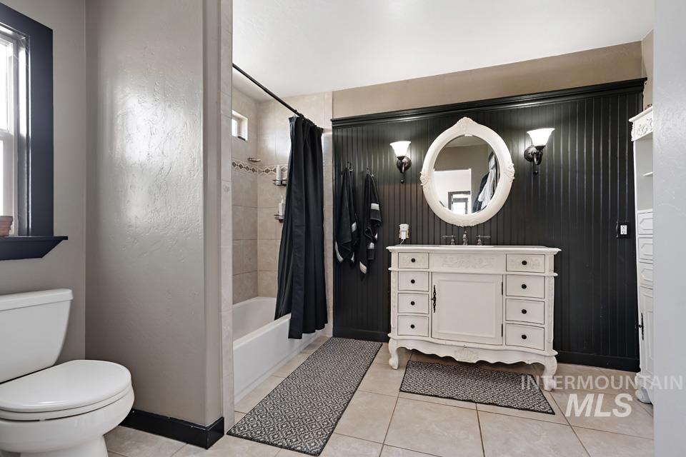 218 W Elm St, New Plymouth, Idaho 83655, 3 Bedrooms, 2 Bathrooms, Residential For Sale, Price $379,900,MLS 98977680