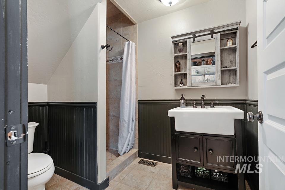 218 W Elm St, New Plymouth, Idaho 83655, 3 Bedrooms, 2 Bathrooms, Residential For Sale, Price $379,900,MLS 98977680