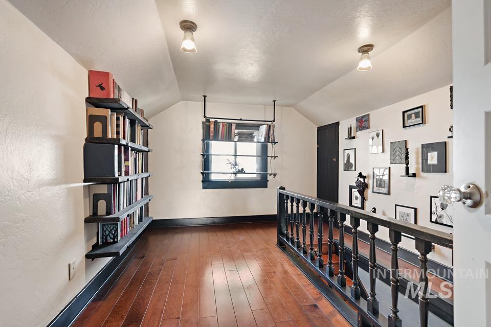 218 W Elm St, New Plymouth, Idaho 83655, 3 Bedrooms, 2 Bathrooms, Residential For Sale, Price $379,900,MLS 98977680