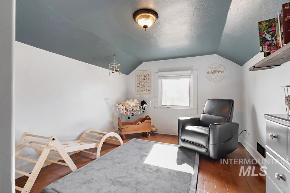 218 W Elm St, New Plymouth, Idaho 83655, 3 Bedrooms, 2 Bathrooms, Residential For Sale, Price $379,900,MLS 98977680