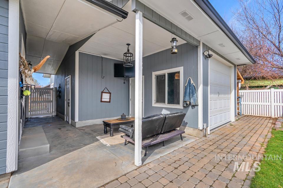 218 W Elm St, New Plymouth, Idaho 83655, 3 Bedrooms, 2 Bathrooms, Residential For Sale, Price $379,900,MLS 98977680