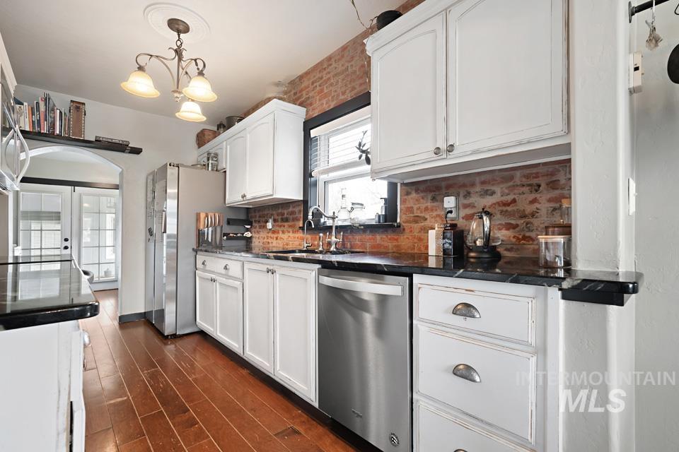 218 W Elm St, New Plymouth, Idaho 83655, 3 Bedrooms, 2 Bathrooms, Residential For Sale, Price $379,900,MLS 98977680