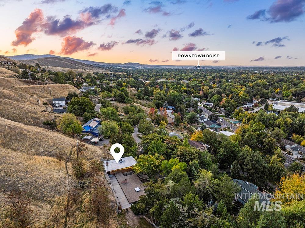 4480 N Kitsap Way, Boise, Idaho 83703, 2 Bedrooms, 1 Bathroom, Residential Income For Sale, Price $899,900,MLS 98977687