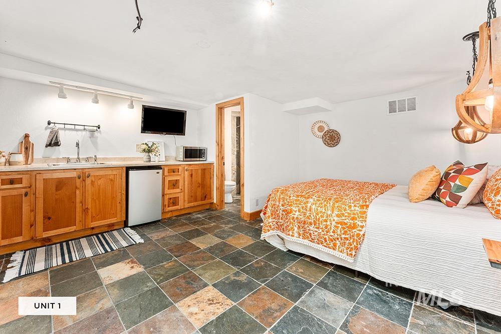 4480 N Kitsap Way, Boise, Idaho 83703, 2 Bedrooms, 1 Bathroom, Residential Income For Sale, Price $899,900,MLS 98977687