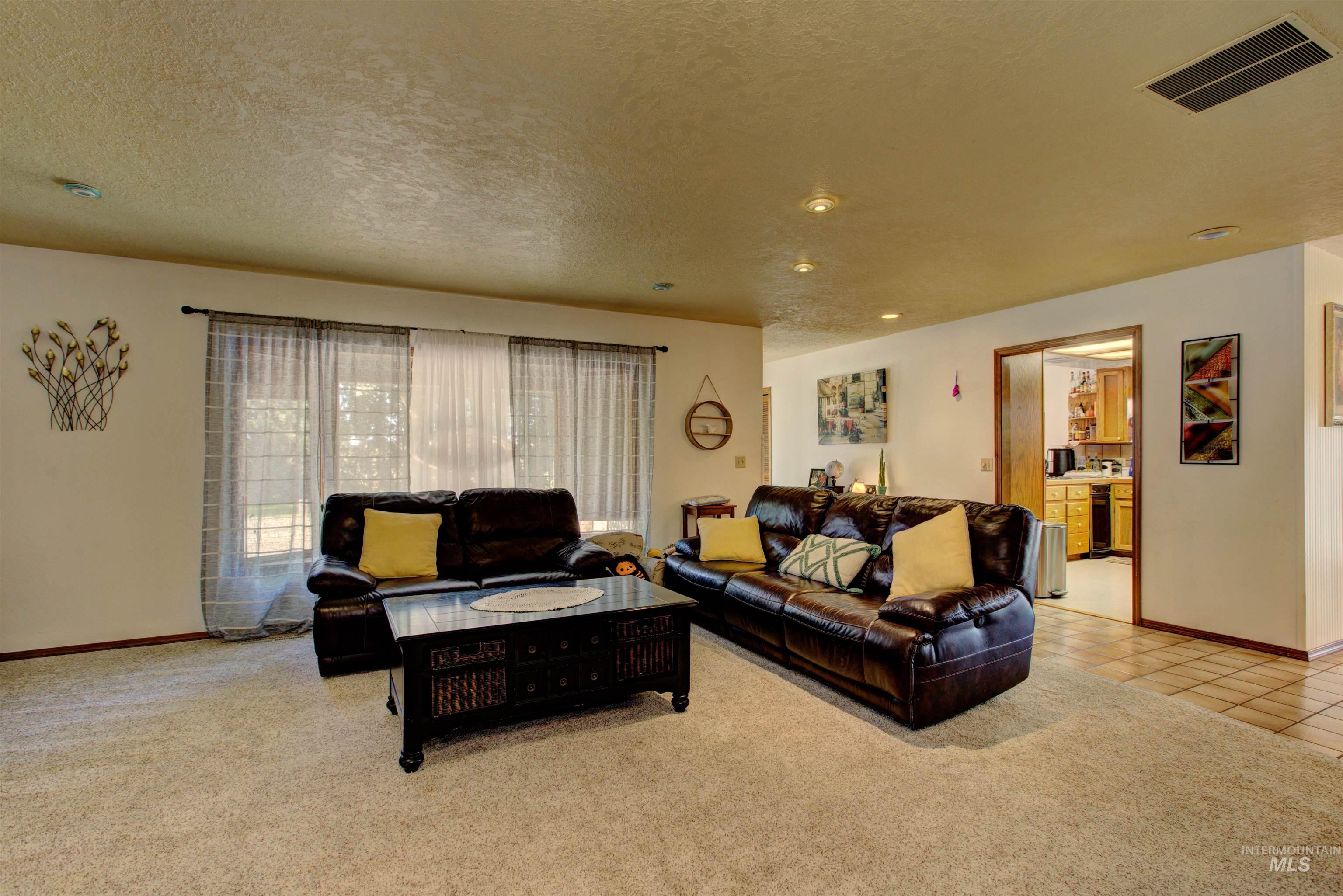 150 E Hubbard, Kuna, Idaho 83634, 4 Bedrooms, 2.5 Bathrooms, Residential For Sale, Price $1,300,000,MLS 98977694