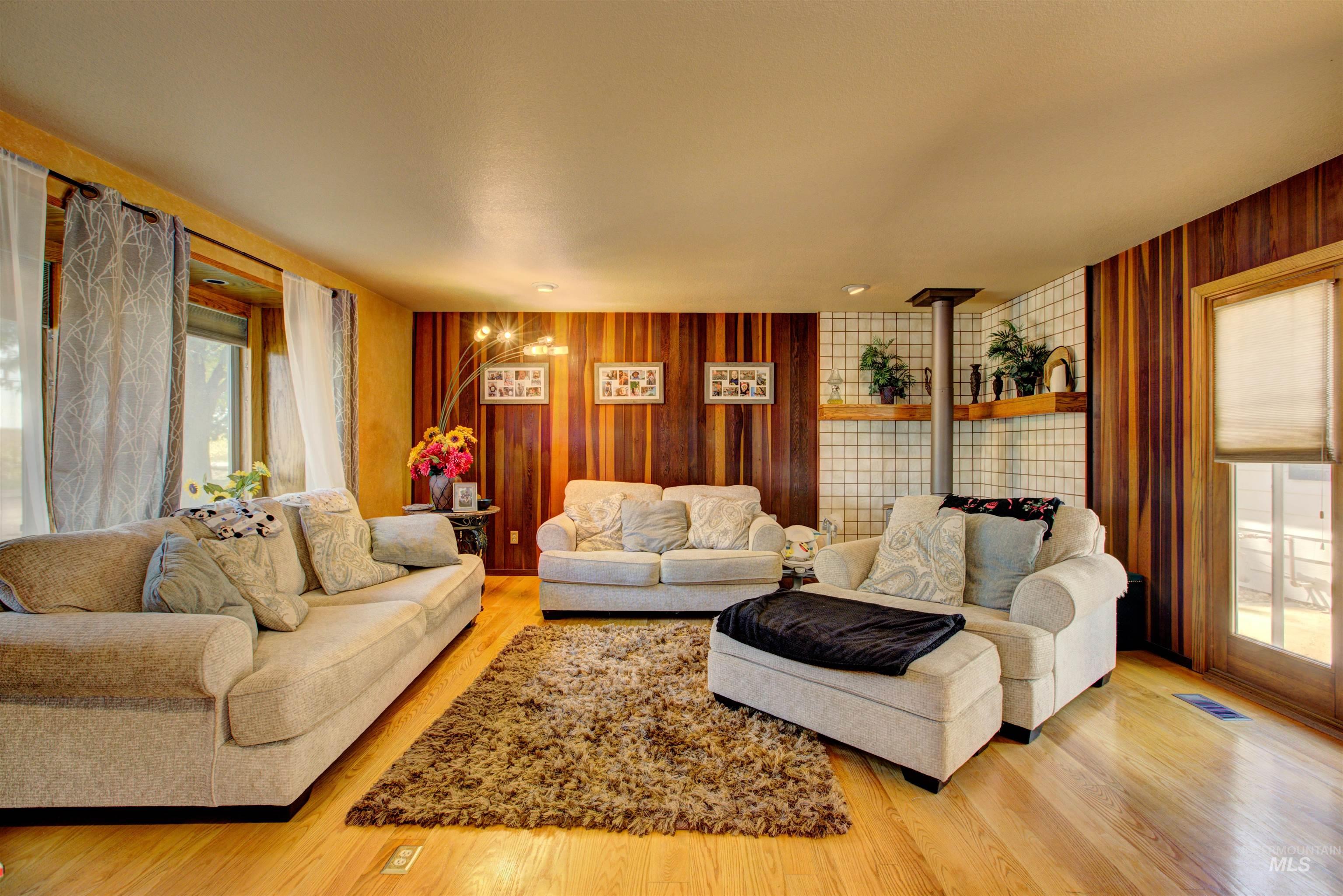 150 E Hubbard, Kuna, Idaho 83634, 4 Bedrooms, 2.5 Bathrooms, Residential For Sale, Price $1,300,000,MLS 98977694