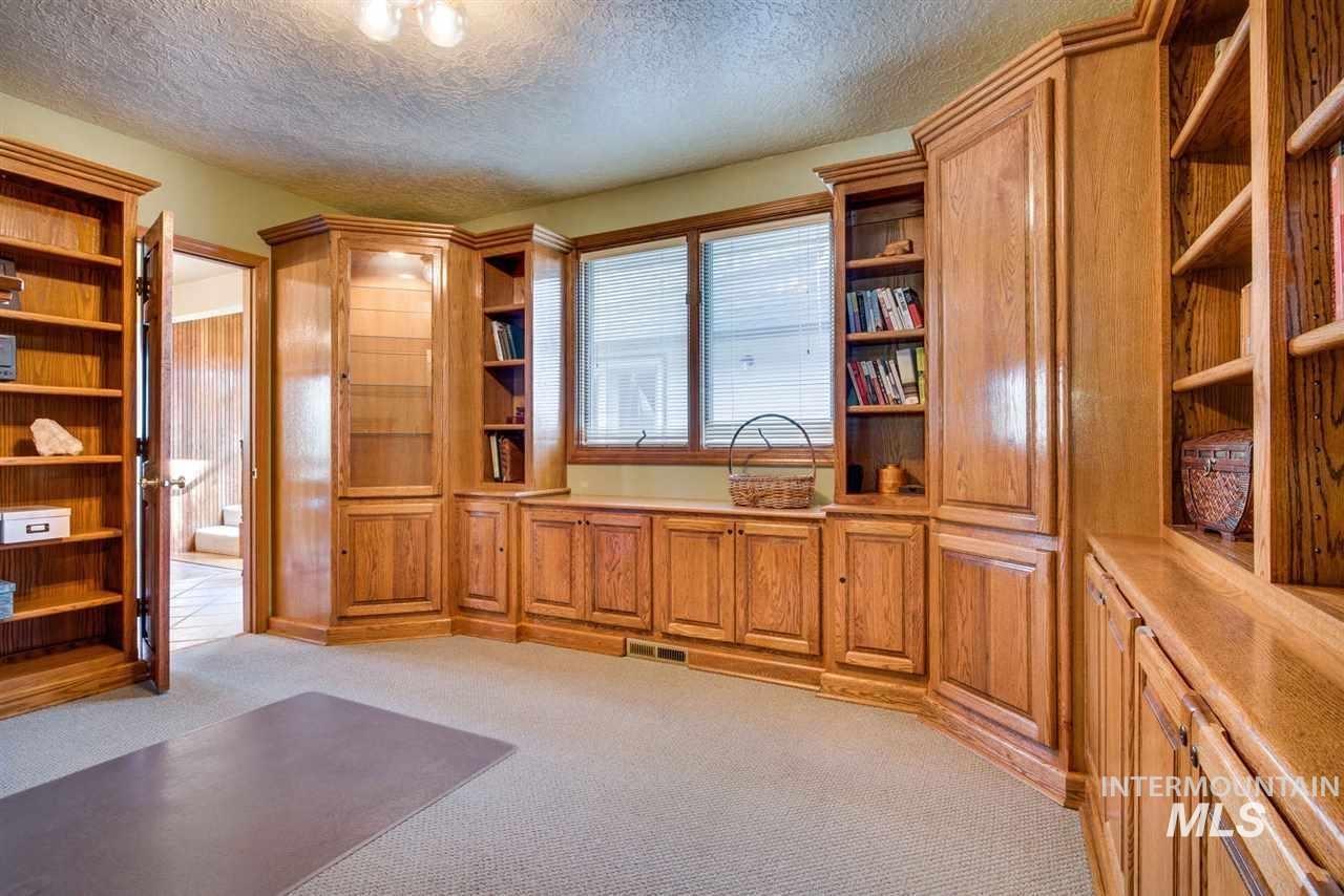 150 E Hubbard, Kuna, Idaho 83634, 4 Bedrooms, 2.5 Bathrooms, Residential For Sale, Price $1,300,000,MLS 98977694