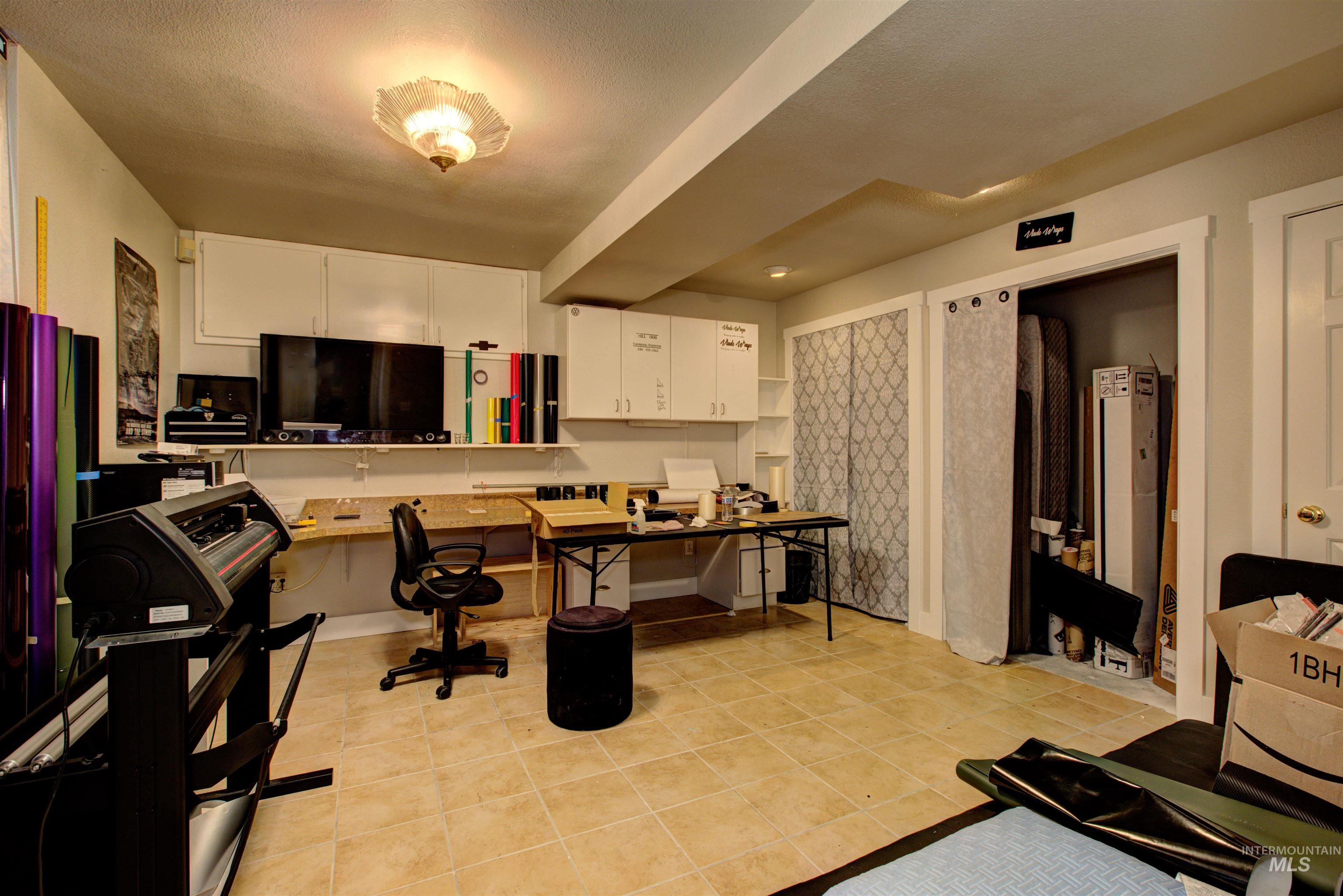 150 E Hubbard, Kuna, Idaho 83634, 4 Bedrooms, 2.5 Bathrooms, Residential For Sale, Price $1,300,000,MLS 98977694