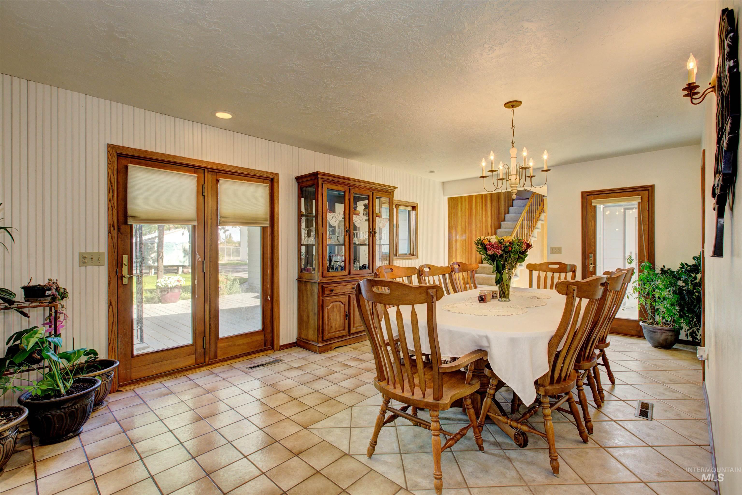 150 E Hubbard, Kuna, Idaho 83634, 4 Bedrooms, 2.5 Bathrooms, Residential For Sale, Price $1,300,000,MLS 98977694