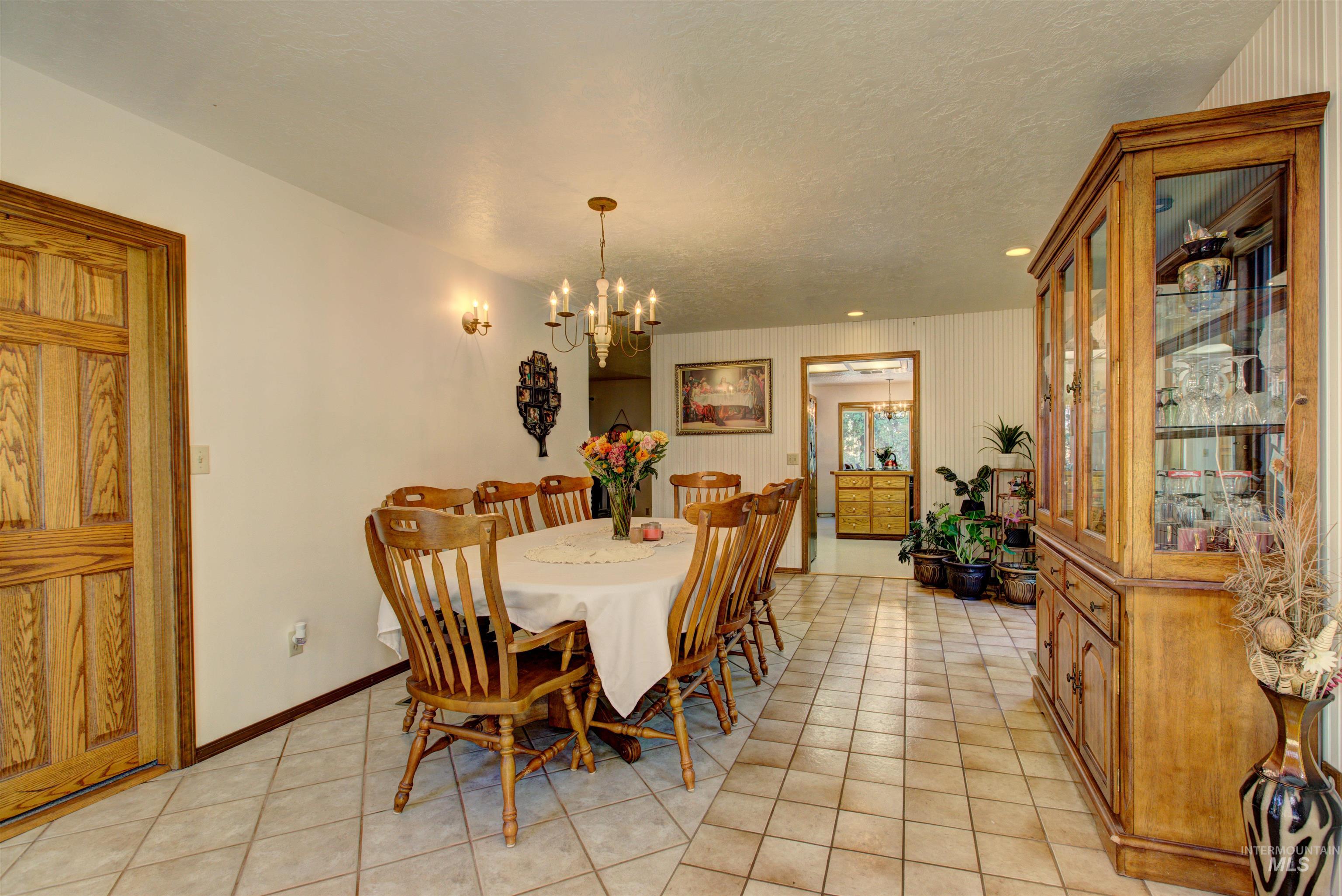 150 E Hubbard, Kuna, Idaho 83634, 4 Bedrooms, 2.5 Bathrooms, Residential For Sale, Price $1,300,000,MLS 98977694