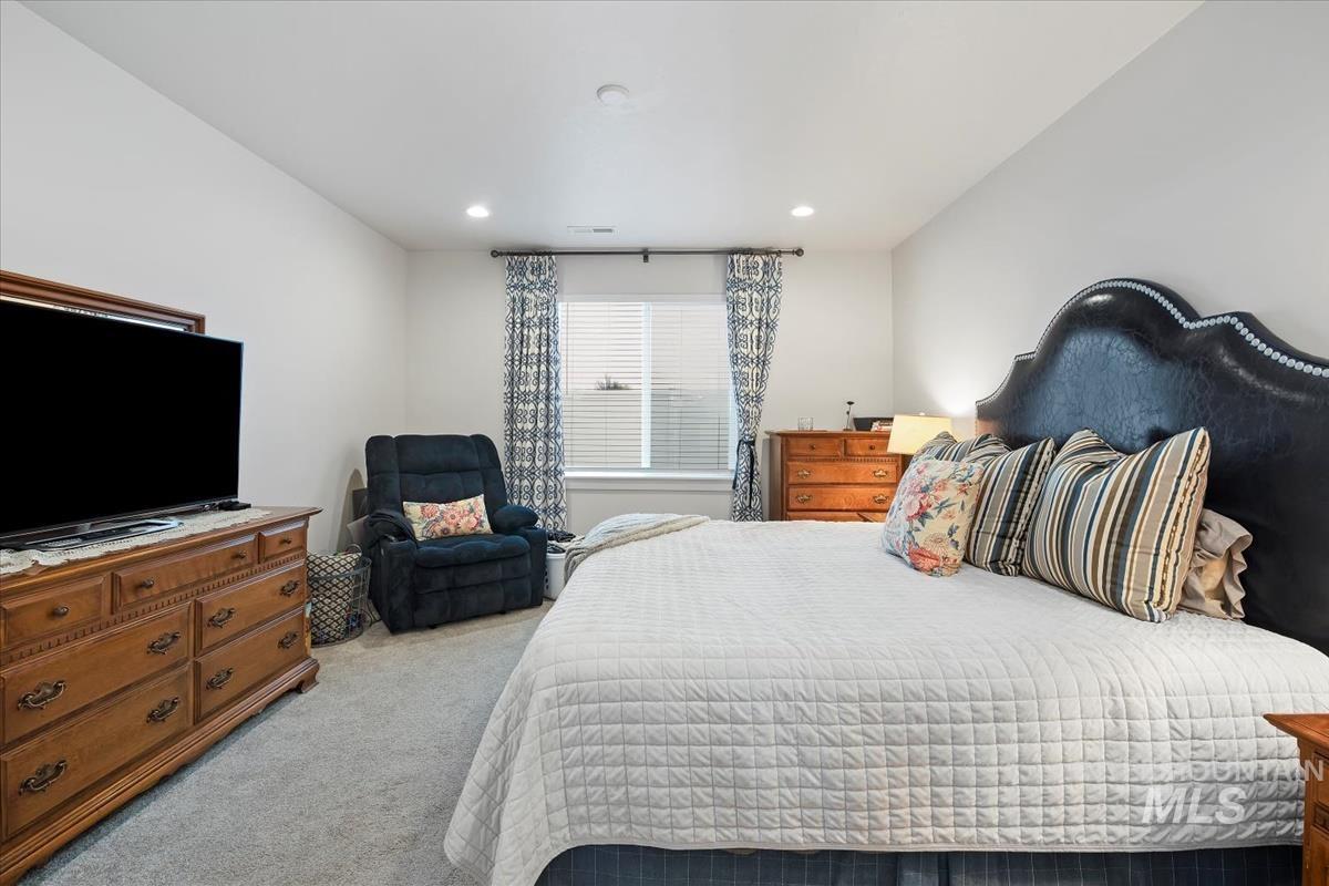 18566 White Rose Pl, Nampa, Idaho 83687, 4 Bedrooms, 2 Bathrooms, Residential For Sale, Price $429,900,MLS 98977695