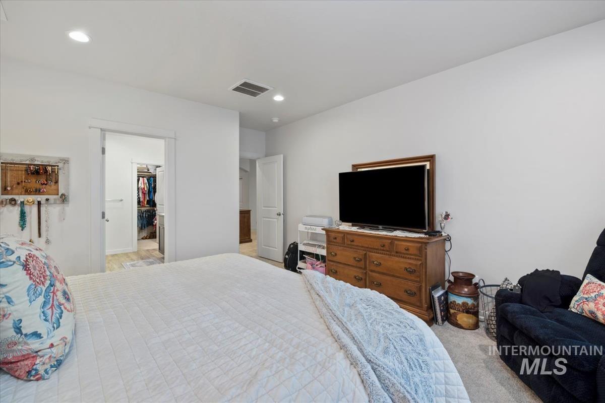 18566 White Rose Pl, Nampa, Idaho 83687, 4 Bedrooms, 2 Bathrooms, Residential For Sale, Price $429,900,MLS 98977695