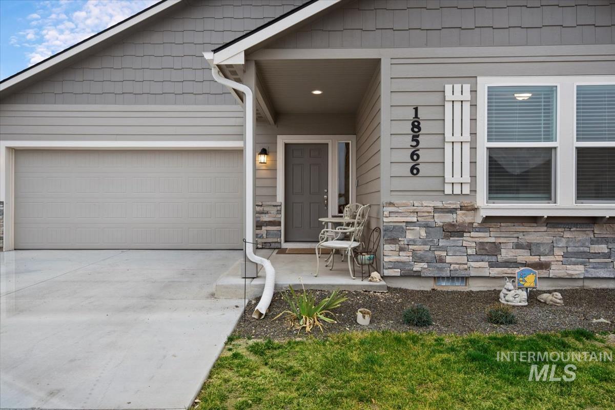 18566 White Rose Pl, Nampa, Idaho 83687, 4 Bedrooms, 2 Bathrooms, Residential For Sale, Price $429,900,MLS 98977695