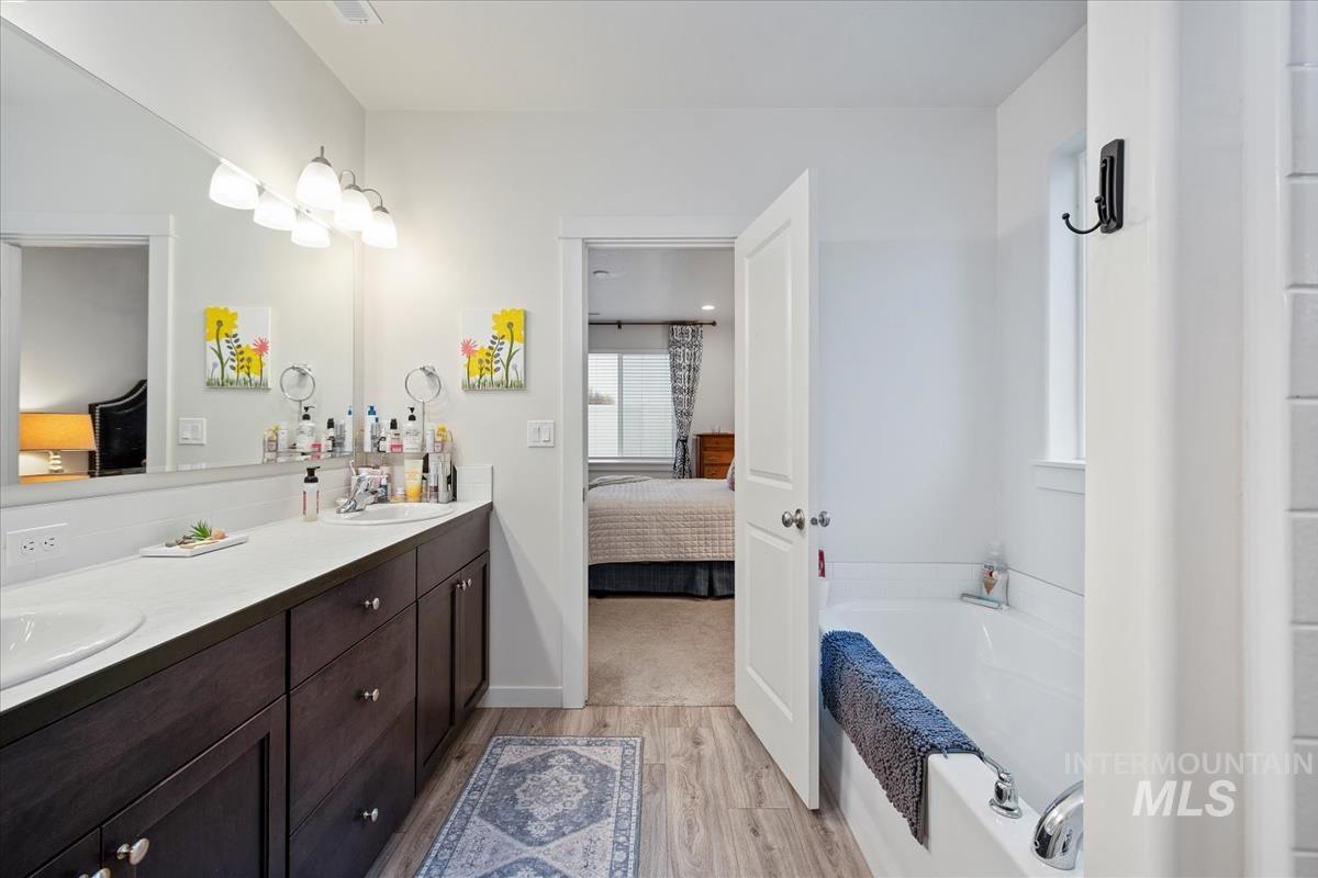 18566 White Rose Pl, Nampa, Idaho 83687, 4 Bedrooms, 2 Bathrooms, Residential For Sale, Price $429,900,MLS 98977695