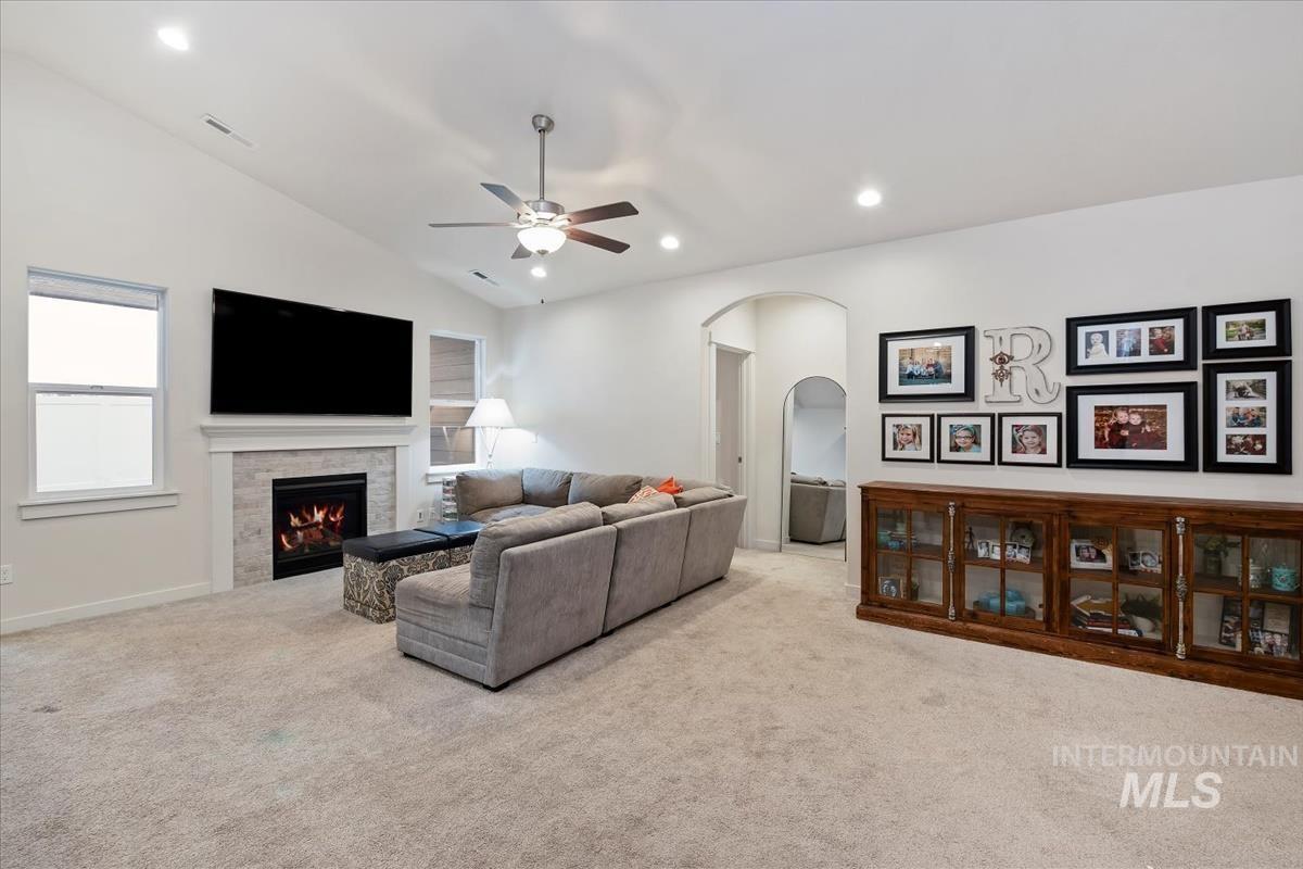 18566 White Rose Pl, Nampa, Idaho 83687, 4 Bedrooms, 2 Bathrooms, Residential For Sale, Price $429,900,MLS 98977695