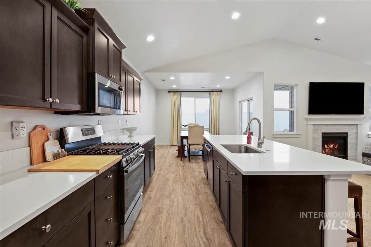 18566 White Rose Pl, Nampa, Idaho 83687, 4 Bedrooms, 2 Bathrooms, Residential For Sale, Price $429,900,MLS 98977695