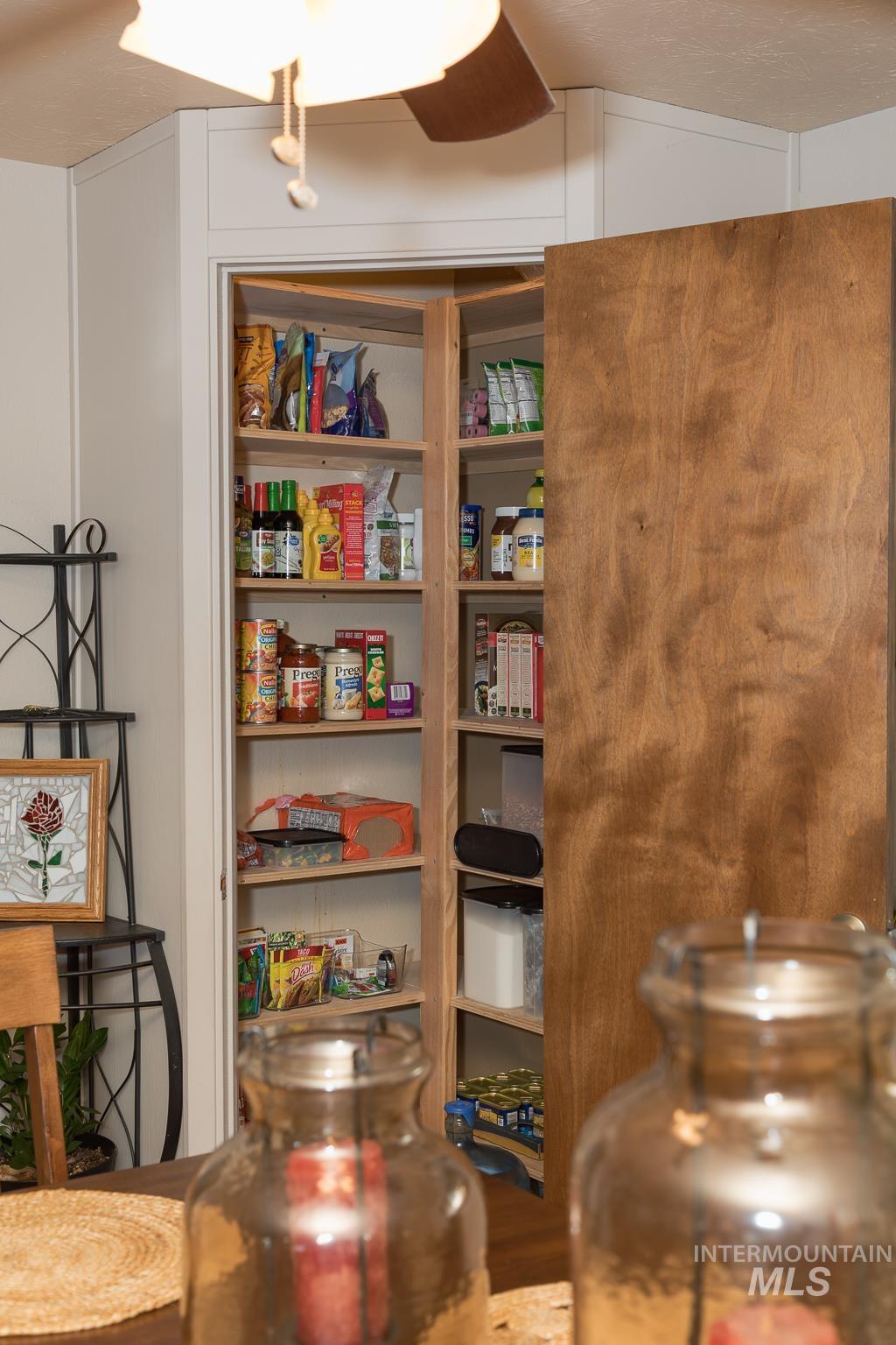 591 NW 11th St, Ontario, Oregon 97914, 3 Bedrooms, 2 Bathrooms, Residential For Sale, Price $325,000, 98977697